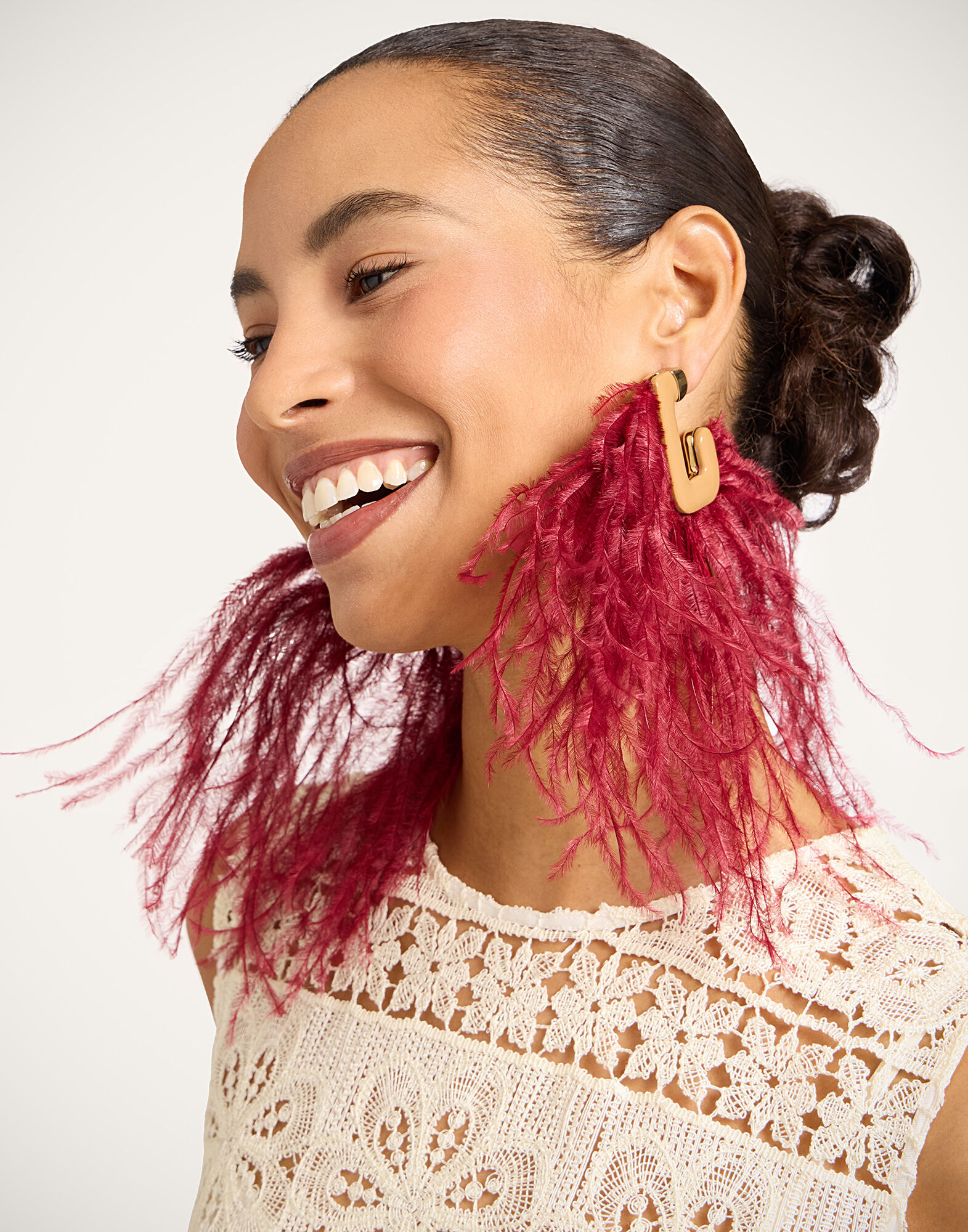 La DoubleJ Ostrich Earrings Resin And Ostrich Feathers EAR0083POL022SOLIDRE02