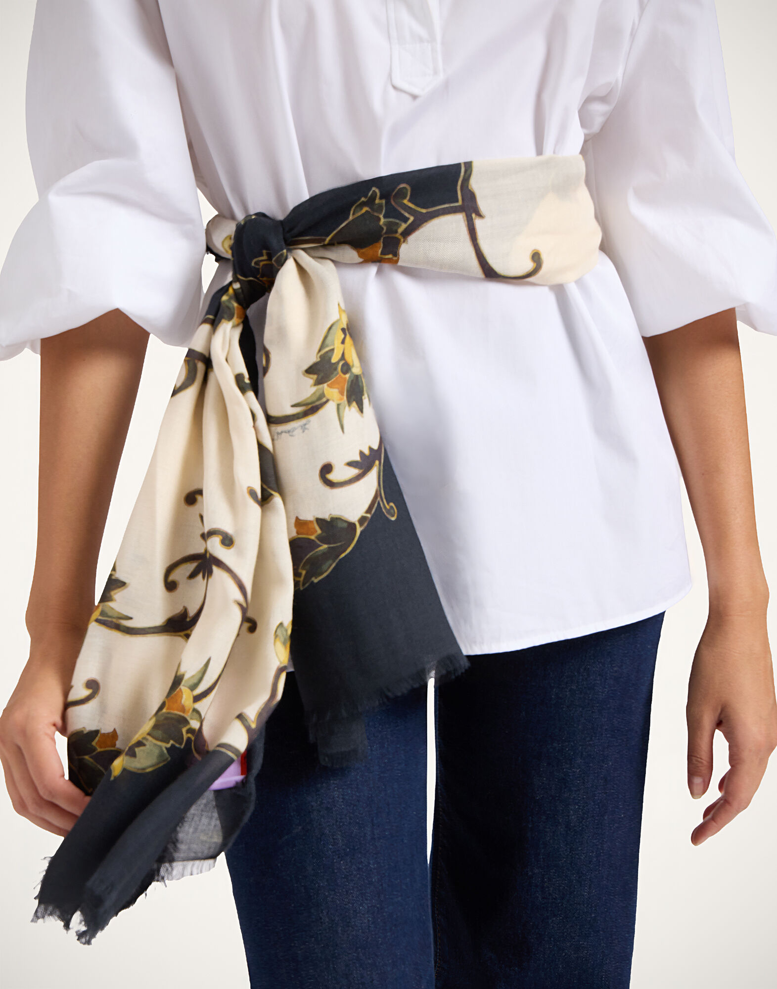 La DoubleJ Scarf Buttercup Plac&eacute;e Black SCA0097MOS001BTC03BL01