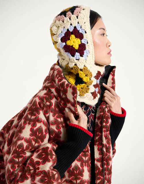 La DoubleJ Lacey Snood Flower Tile Ivory HAT0030KNI145FLW01WH04