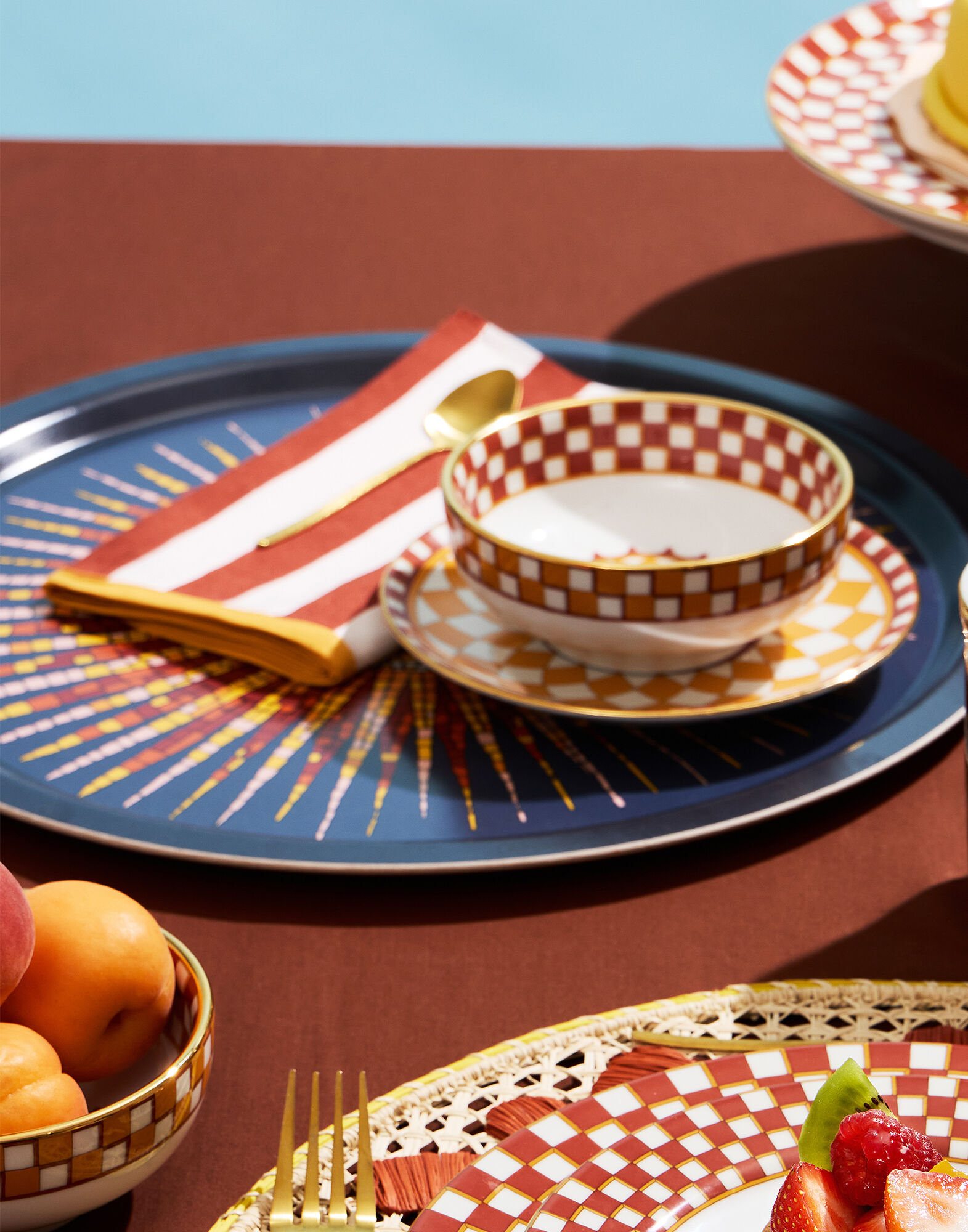 La DoubleJ Round Printed Tray Sunrays Midnight TRA0002WOD001SNR02BU04