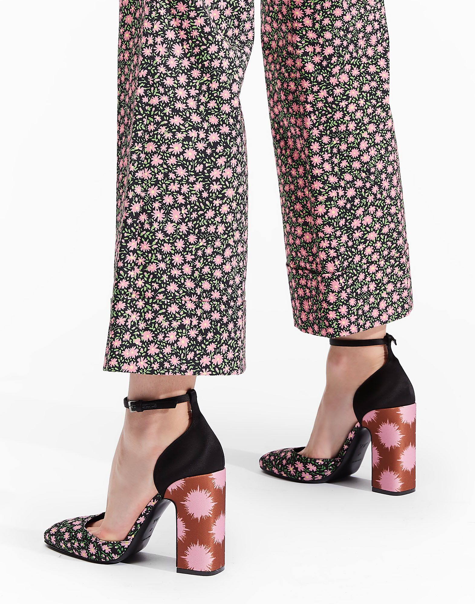 La DoubleJ LDJ X Fabrizio Viti Loren Ankle Strap Pump Daisy SHO0004RAS003DAI0001