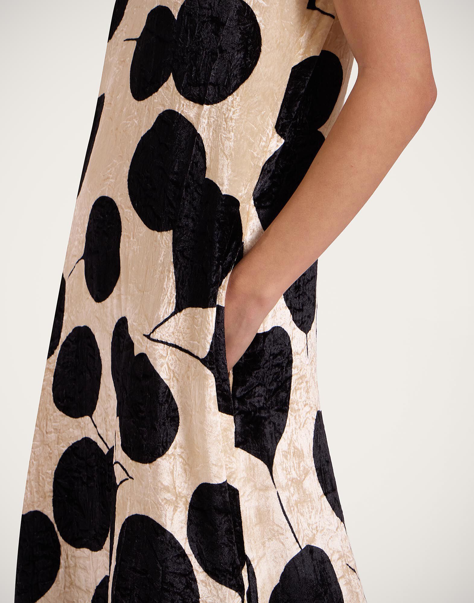 La DoubleJ Swing Dress Lunaria Light Pink DRE0001VEL016RIA01PI02