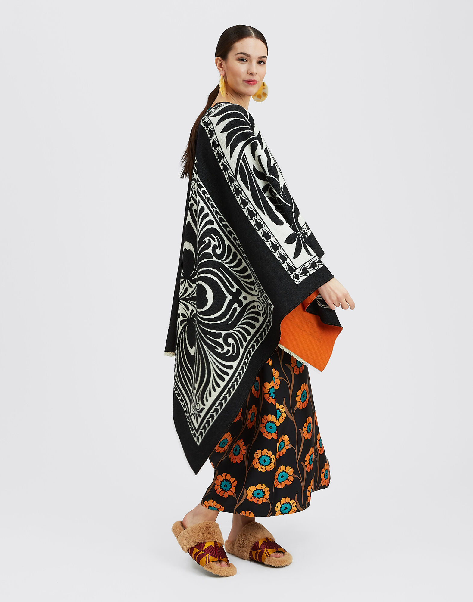 La DoubleJ Poncho Mix Tiles Black SCA0048WOL015MIX02BL01