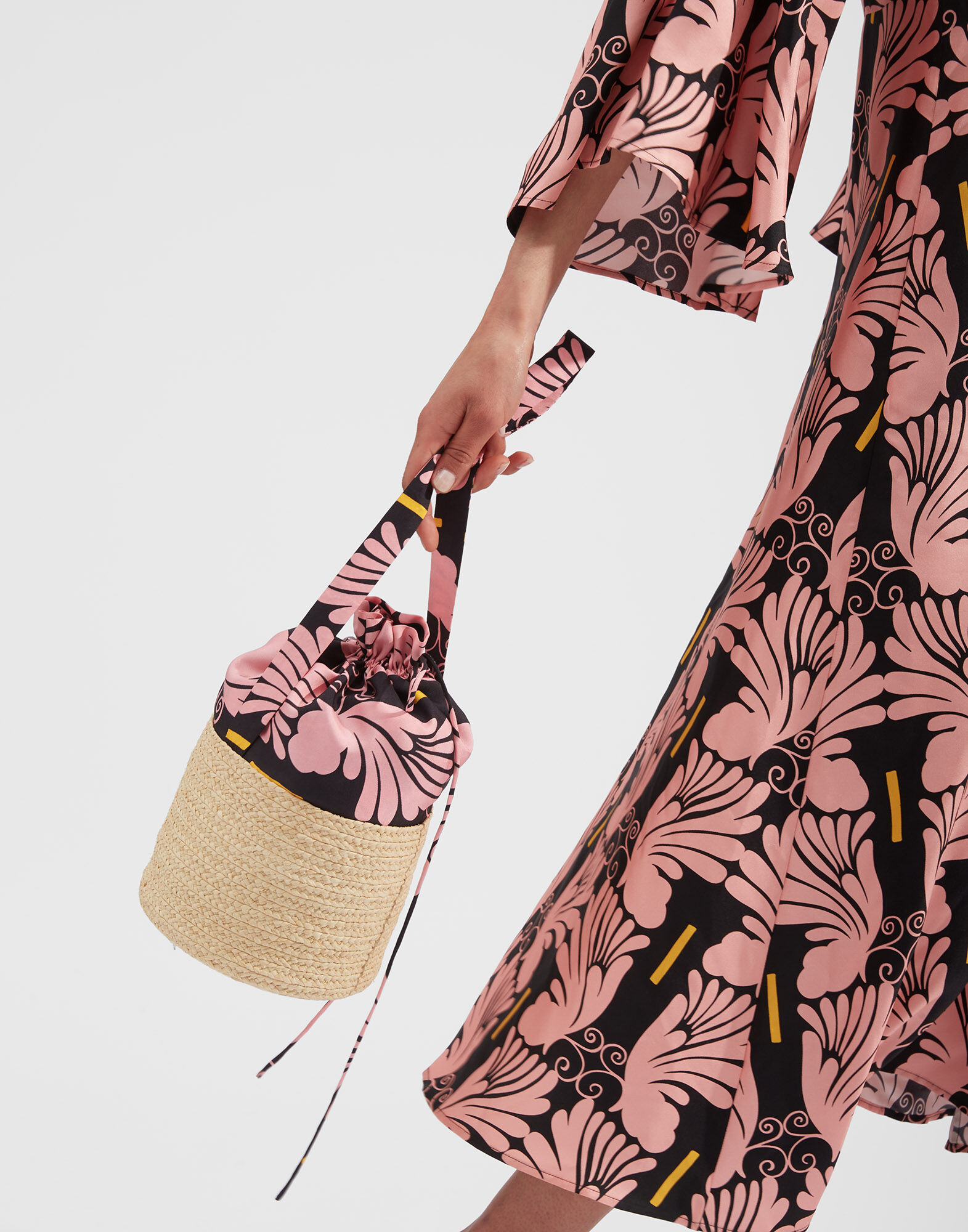 La DoubleJ 24/7 Raffia Pouch Ali Rosa BAG0035SIL006WIG0005