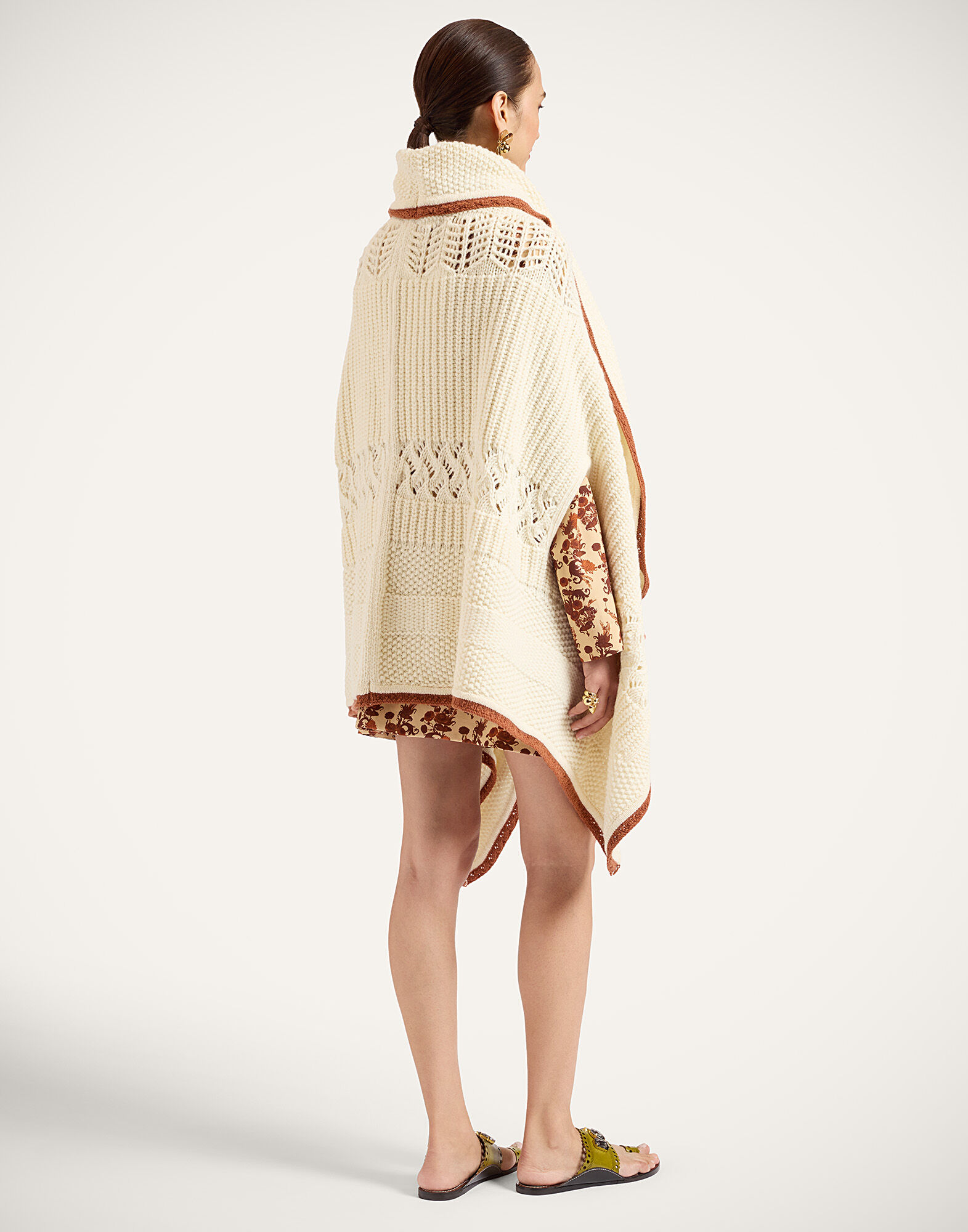 La DoubleJ The Weaver Long Cape Solid White SCA0110KNI217SOLIDWH01