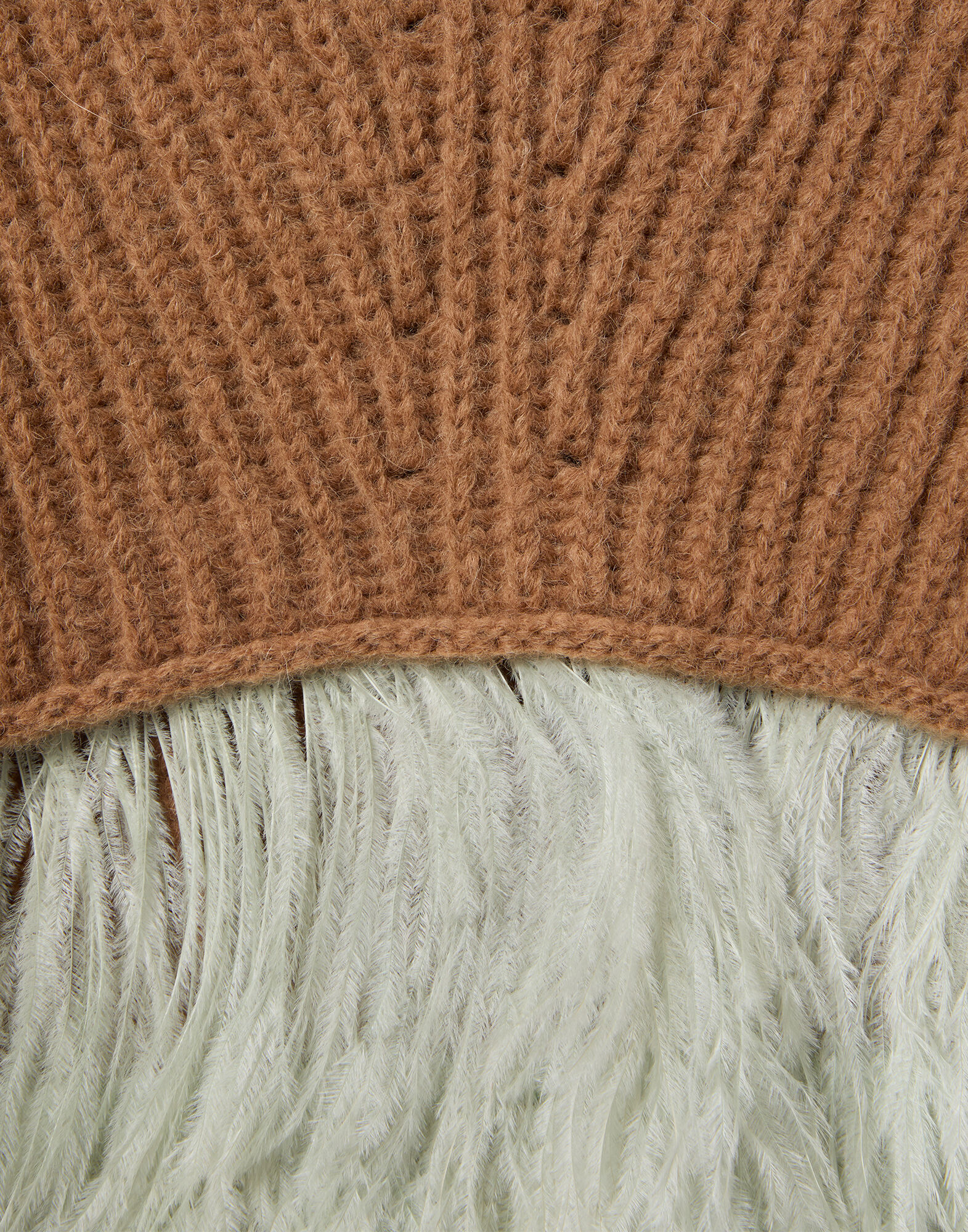 La DoubleJ High Kick Sweater Solid Camel PUL0174KNI098VA459BR04