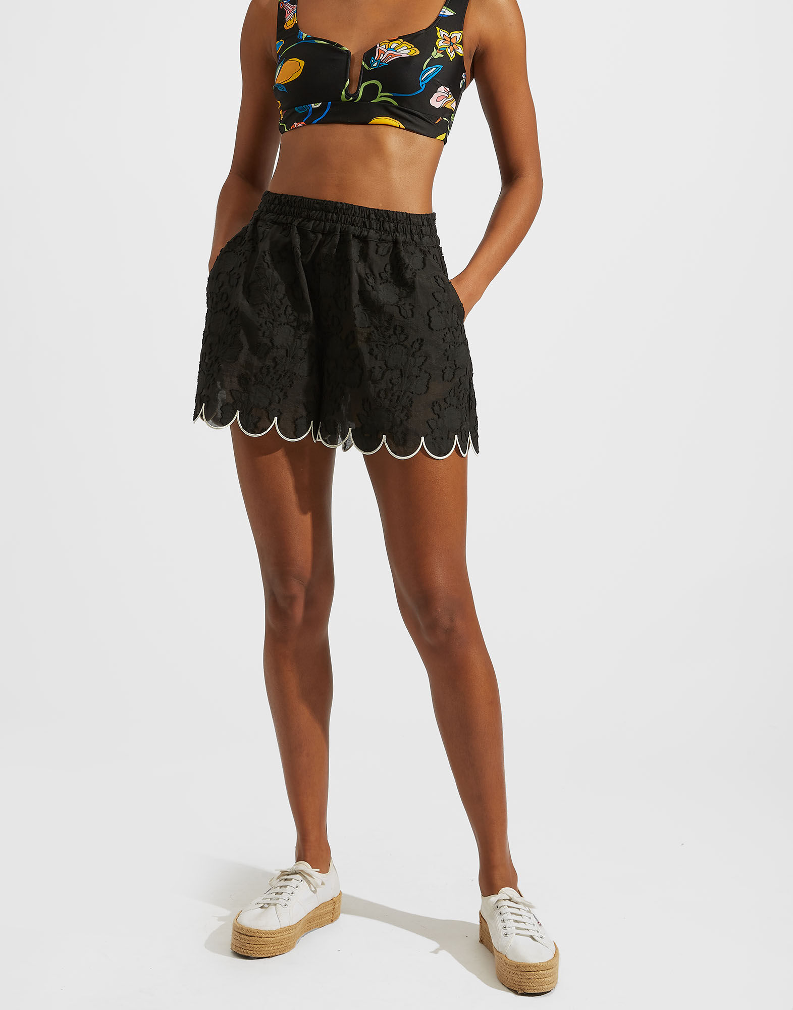 La DoubleJ Pull-Up Shorts Embroidered Begonia Nero TRO0083JCQ044BEG03BL01