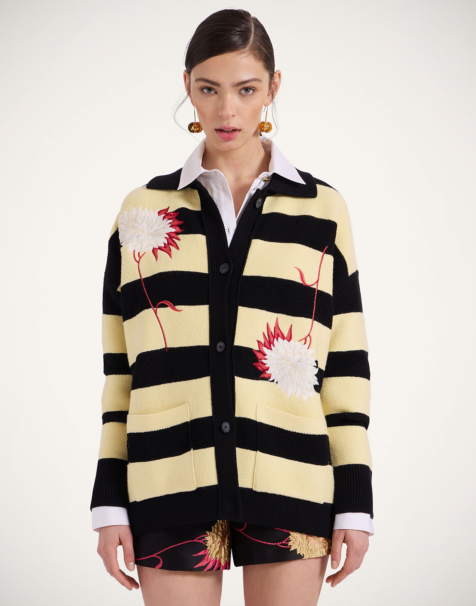 La DoubleJ Derby Cardigan Derby Black & Yellow PUL0242KNI146VA331BL04