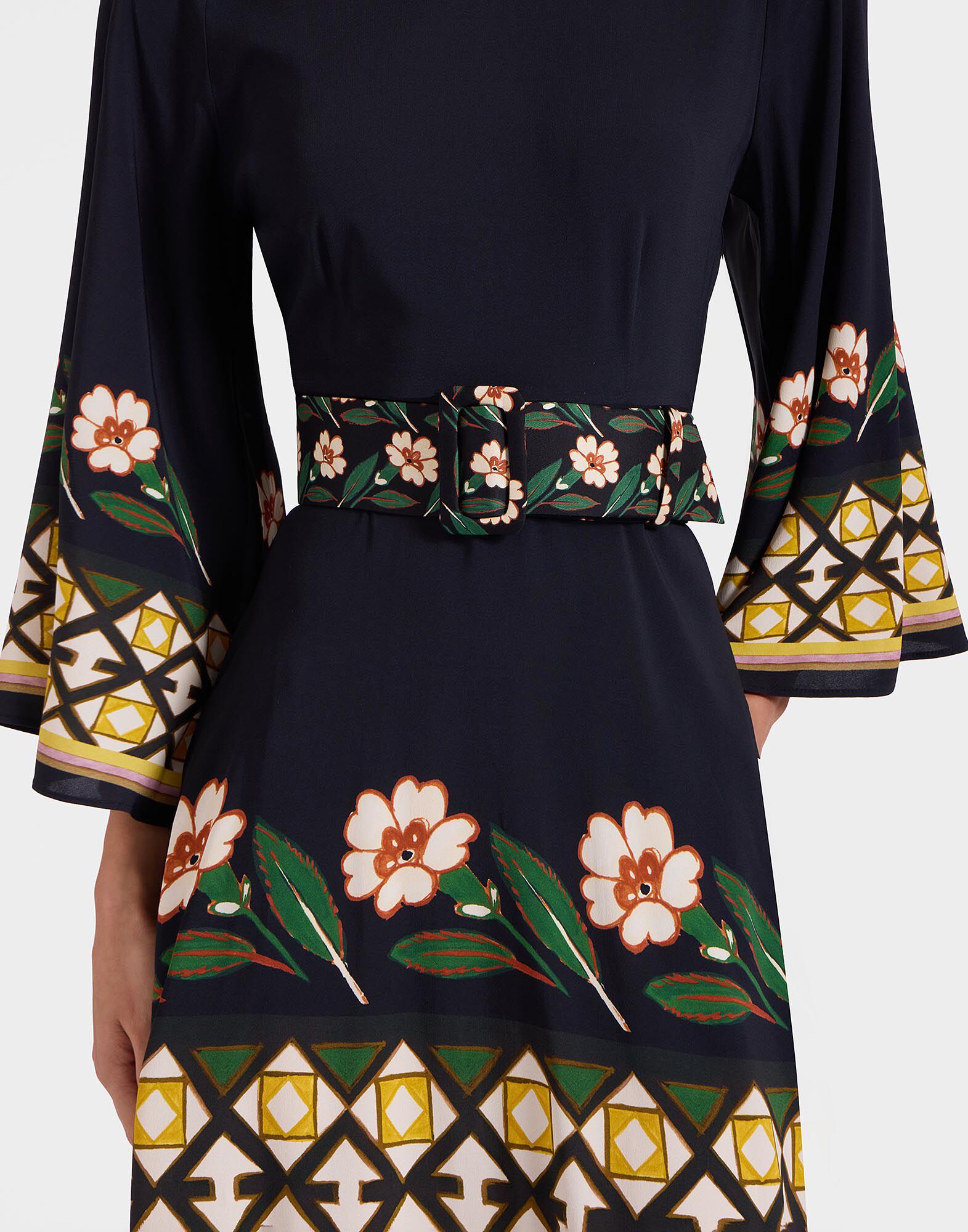 La DoubleJ Medium Belt Mayfair Black BEL0007FAI004MAY01BL01