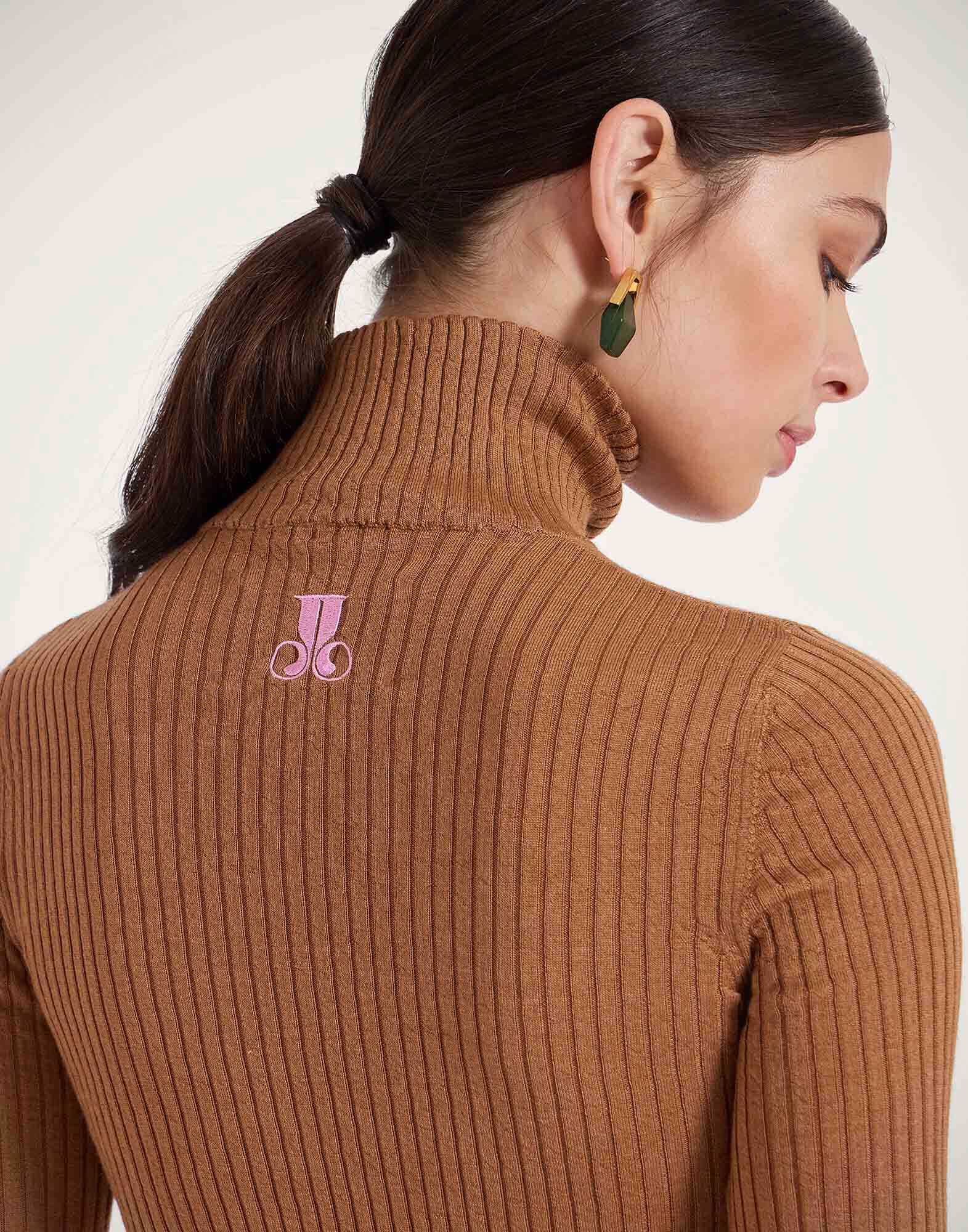 La DoubleJ High Kick Top Camel PUL0167KNI091VA194BR04