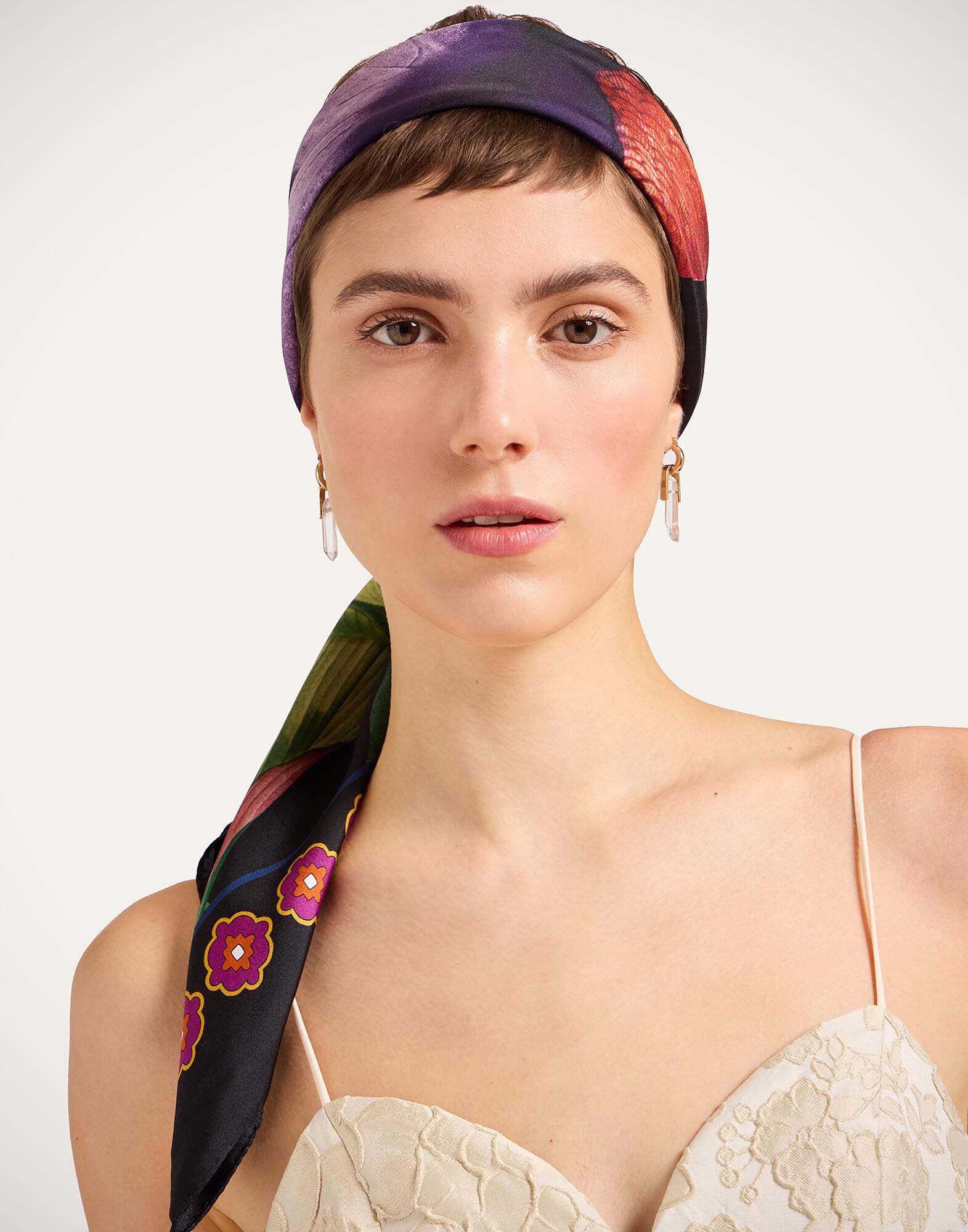 La DoubleJ Foulard 90 Zooflora Butterbird Plac&eacute;e Black SCA0067SIL006BTB03BL01