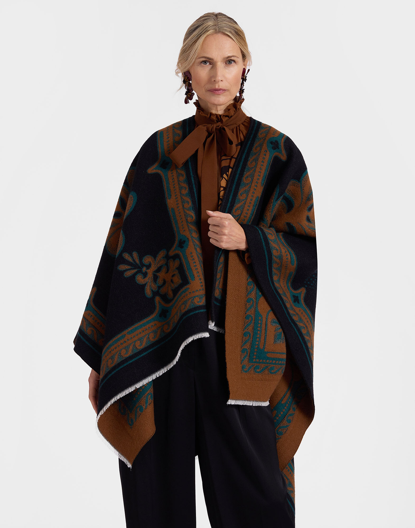 Poncho in Herald Black for Women | La DoubleJ