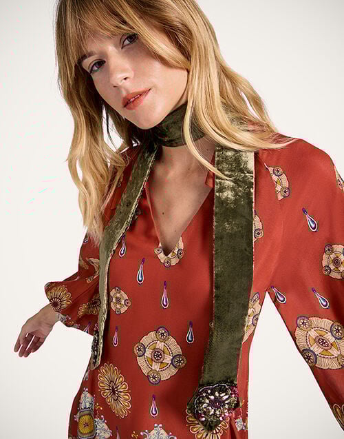 La DoubleJ Ella 2-Ways Stole La DoubleJ Ella 2-Ways Stole Solid Military Green HEB0024VEL015NUC05GR12