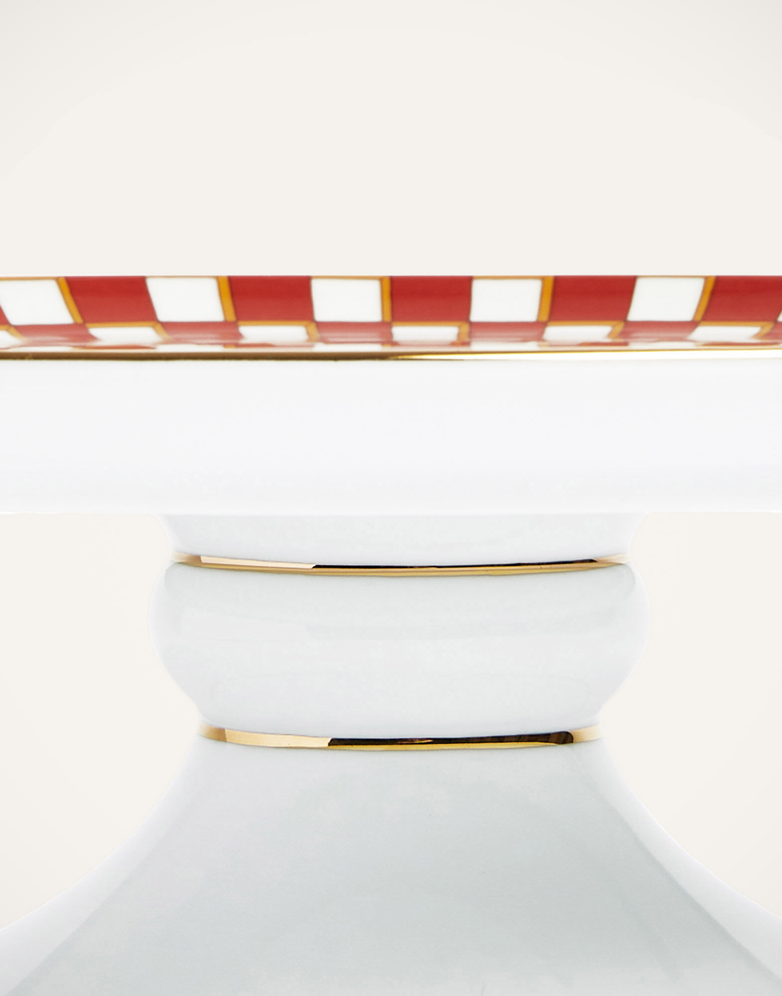 La DoubleJ Cake Stand Apollo Brick CAK0001CER001APL01RE06