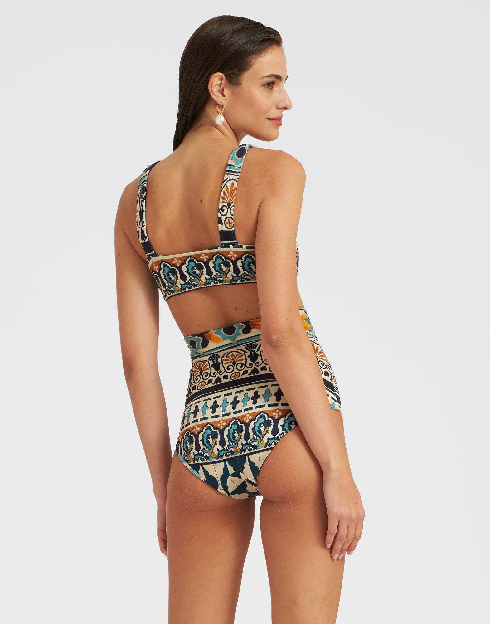 La DoubleJ Giga Brief Casareale Small Plac&egrave;e Cream SWI0031LYC001REA02WH03