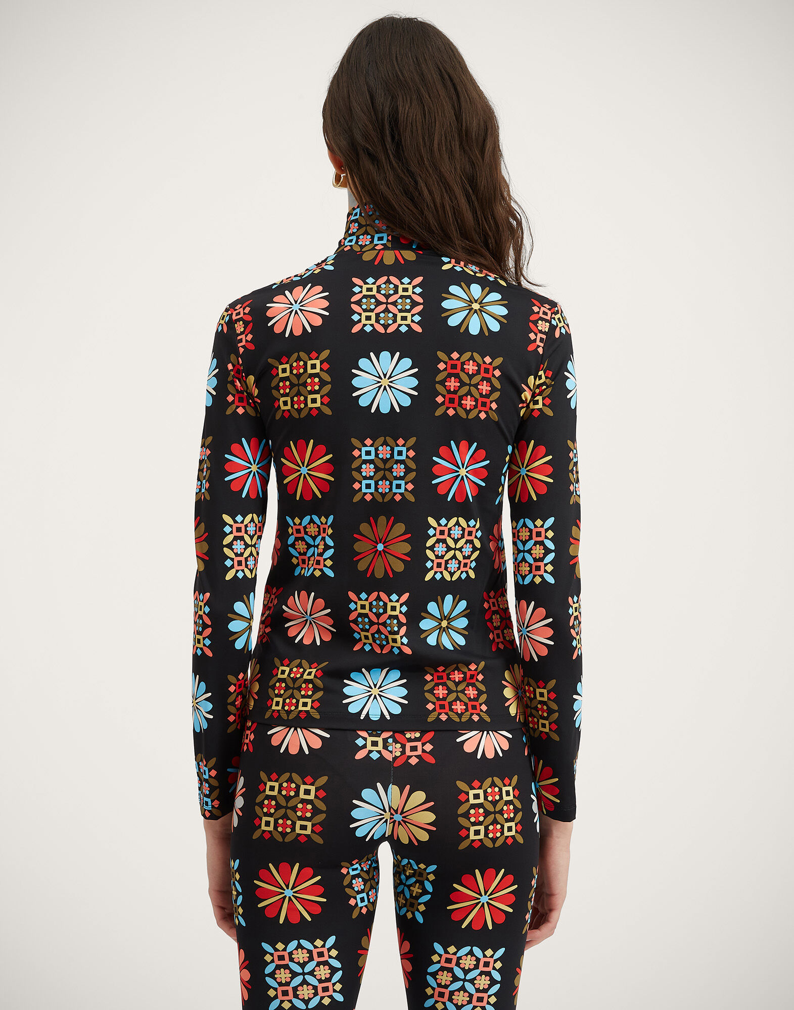 La DoubleJ Turtleneck Vetrata SHI0030JER005VET0001