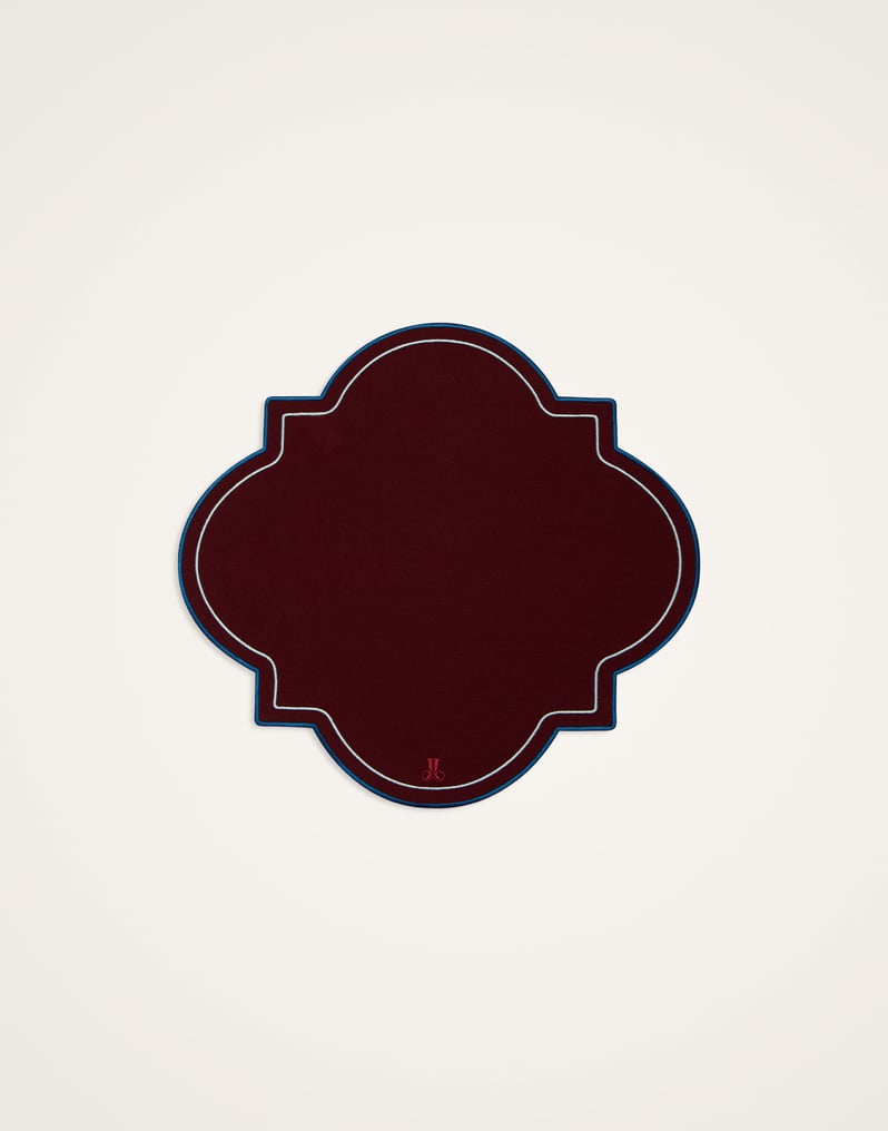 La DoubleJ Medallion Placemats Set Of 2 La DoubleJ Medallion Placemats Set Of 2 Solid Bordeaux PMT0028ACR003SOLIDRE02