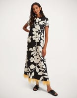 La DoubleJ Swing Dress (With Feathers) La DoubleJ Swing Dress (With Feathers) Winter Jasmine DRE0316SIL001WIJ0001