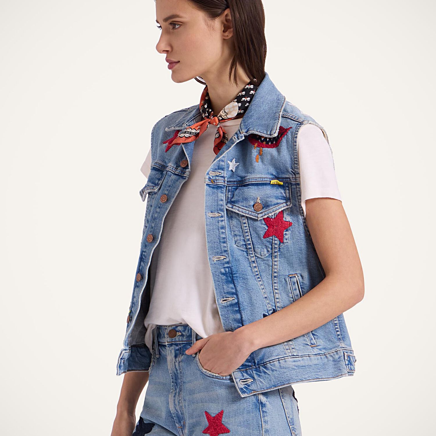 La Doublej The Clean Armhole Drifter Vest In Star Of The Show Blue