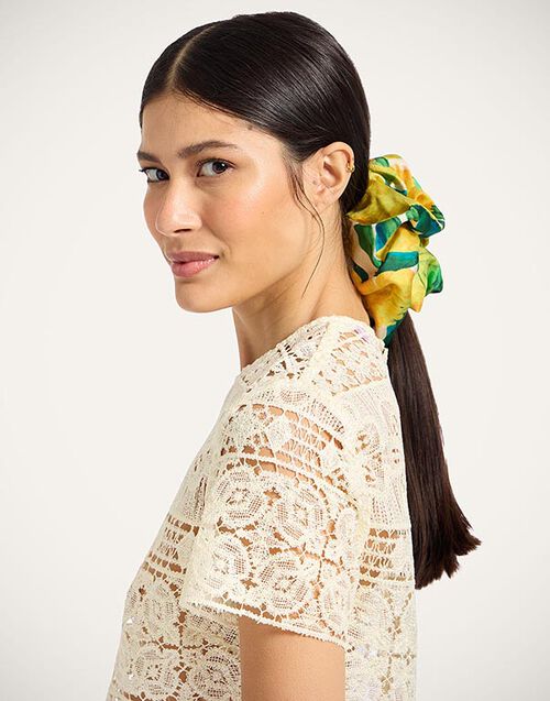 La DoubleJ Giga Scrunchie La DoubleJ Giga Scrunchie Zesty Yellow SCR0003SIL001ZES01YE02