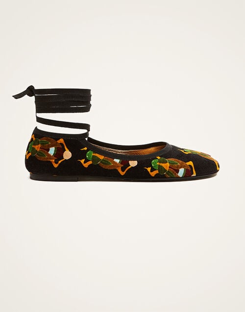 La DoubleJ Winter Ballerina Flats La DoubleJ Winter Ballerina Flats Scarab Black SHO0090VEL001SCA01BL01