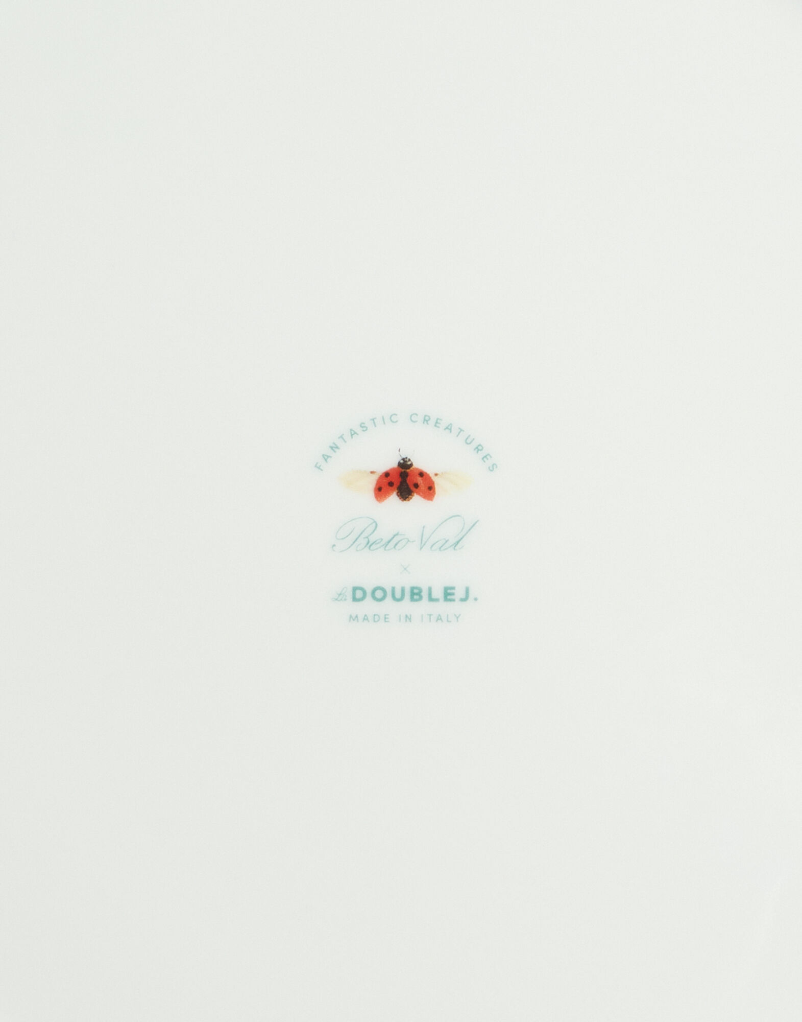 La DoubleJ Decorative Plate Birdbloom Ivory DPL0001CER001BIB01WH04