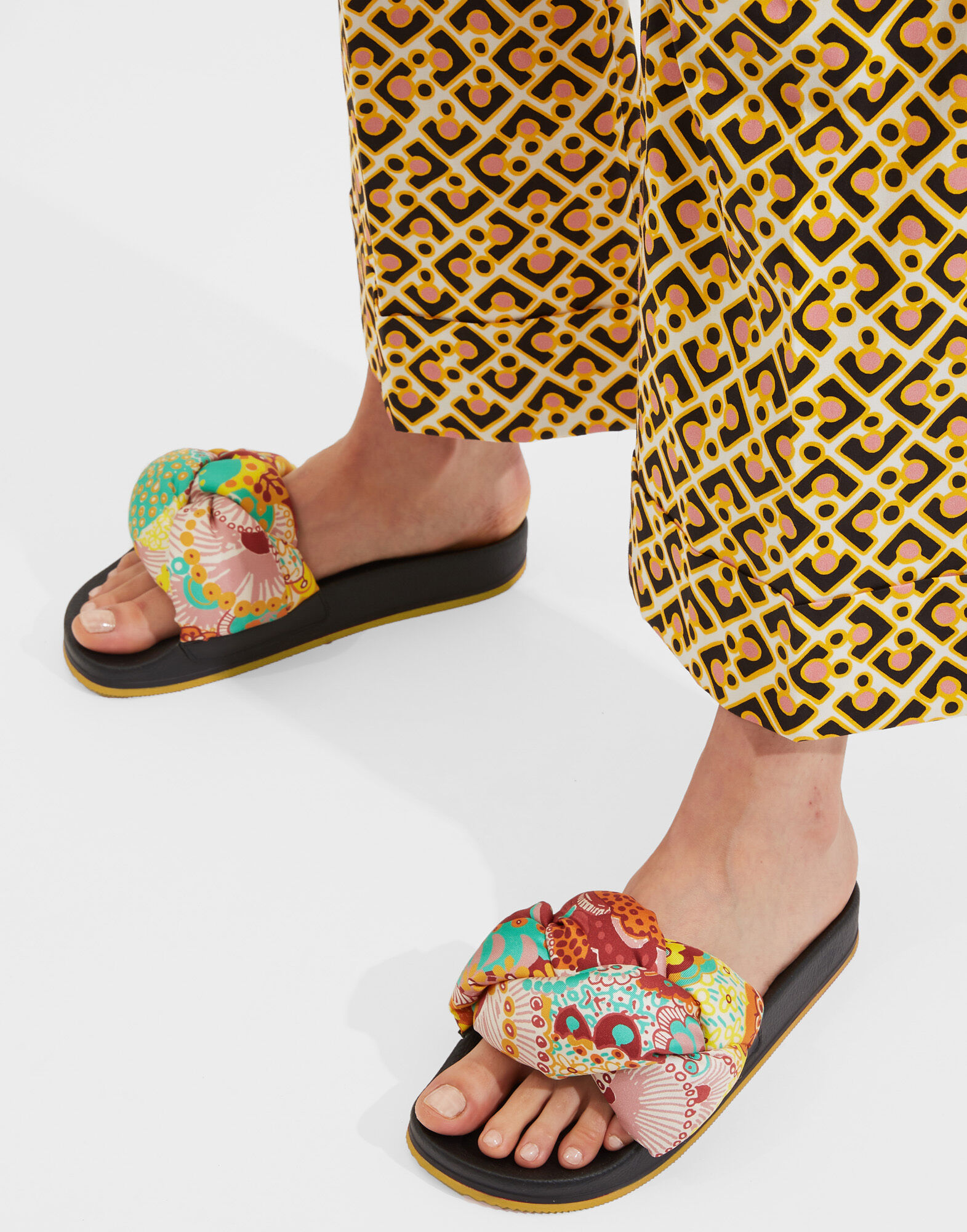 La DoubleJ Treccia Slides Holi SHO0005FOD001HOL0002