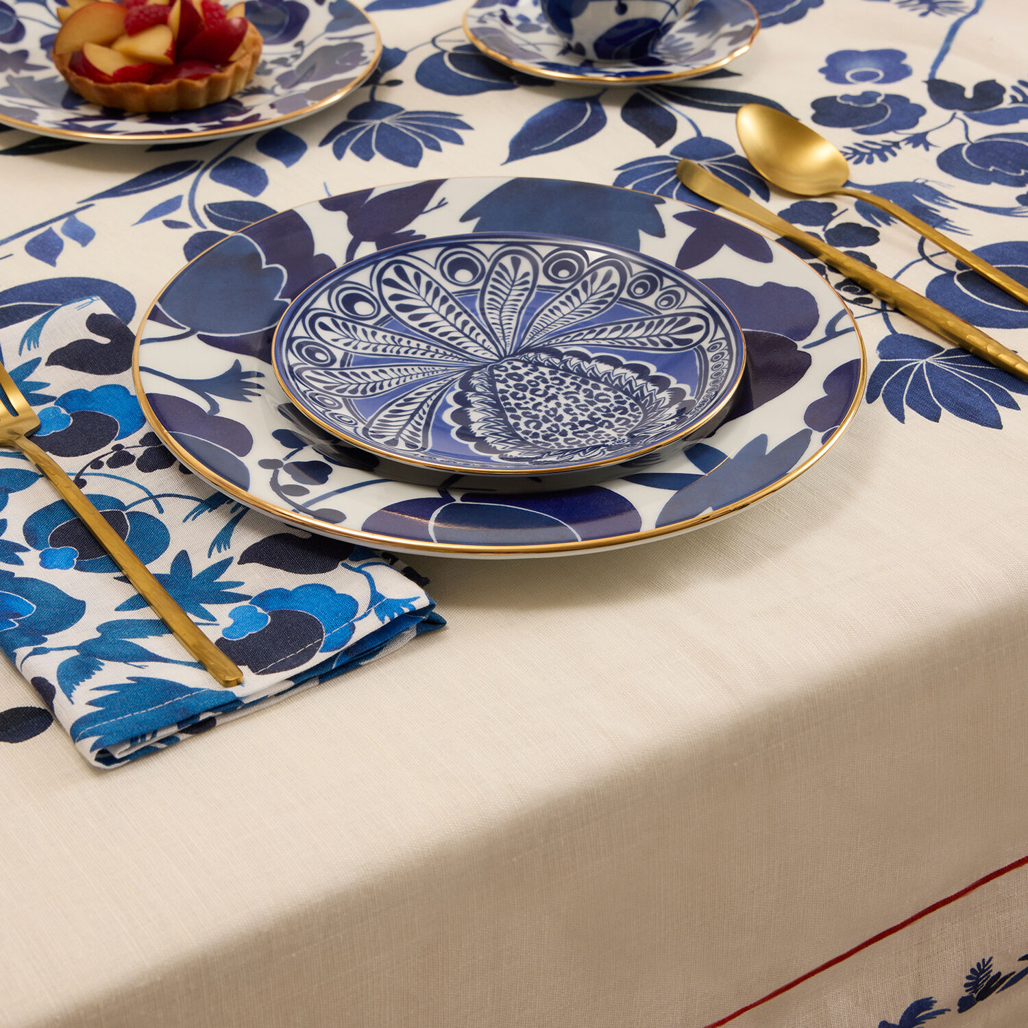 La Doublej Side Plate In Big Pineapple Blue