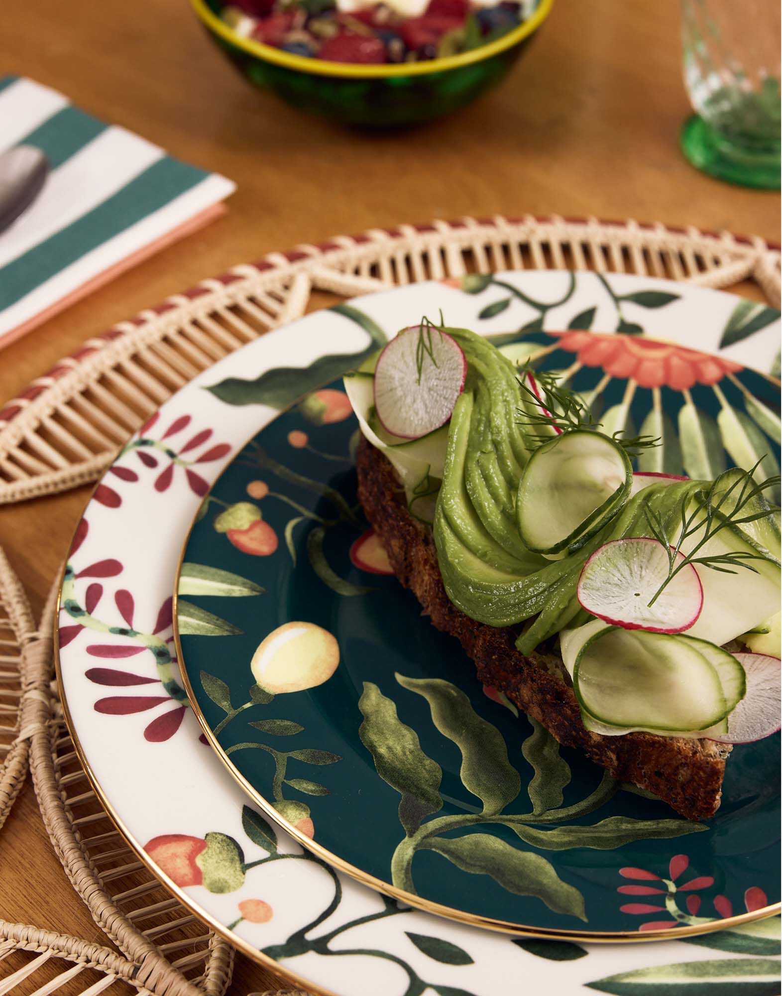 La DoubleJ Dessert Plates Set of 2 Dragonfruit DIS0063CER001HLE0005