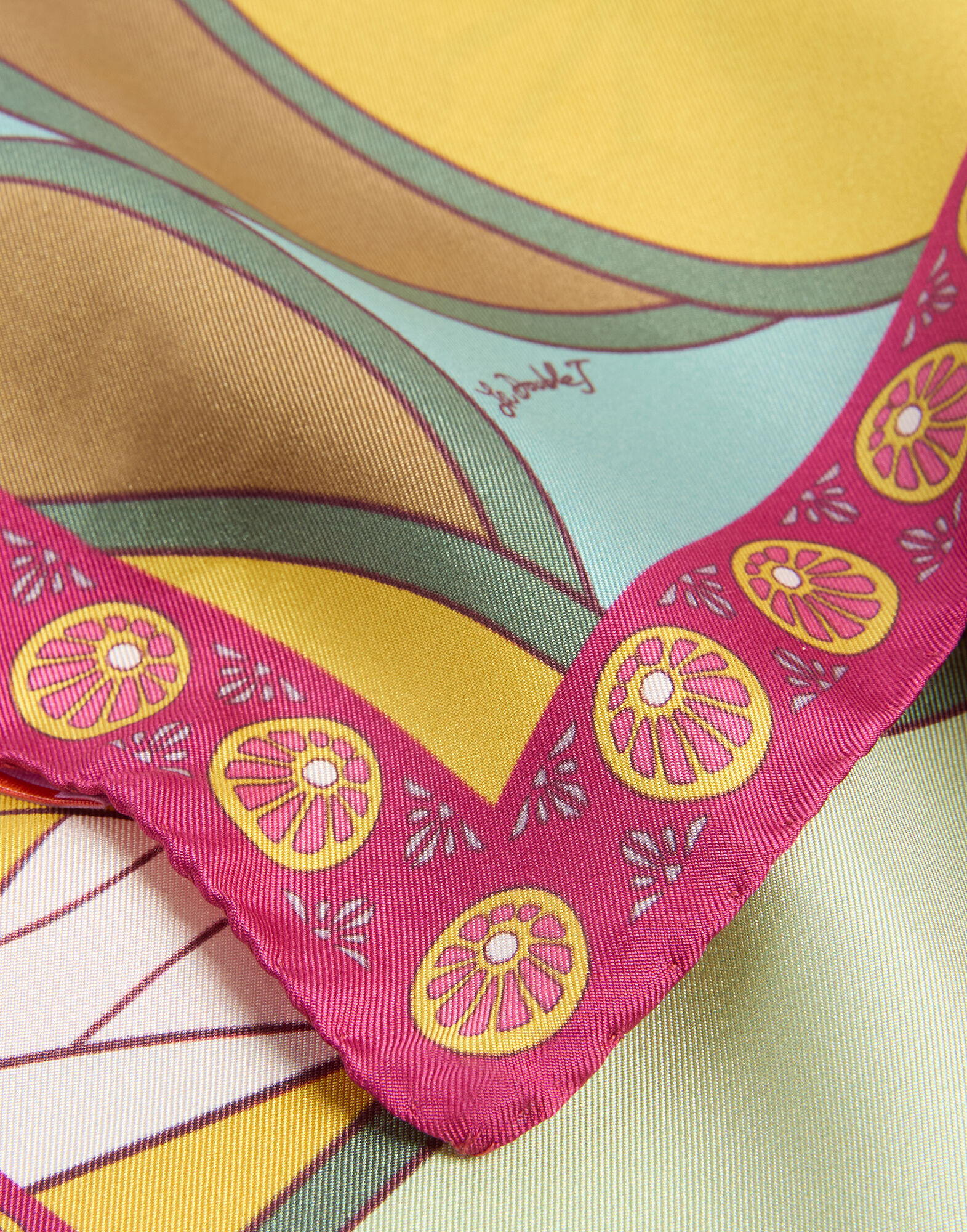 La DoubleJ Foulard 45 Florette Plac&eacute;e Fuchsia SCA0065SIL006FLO08PI03