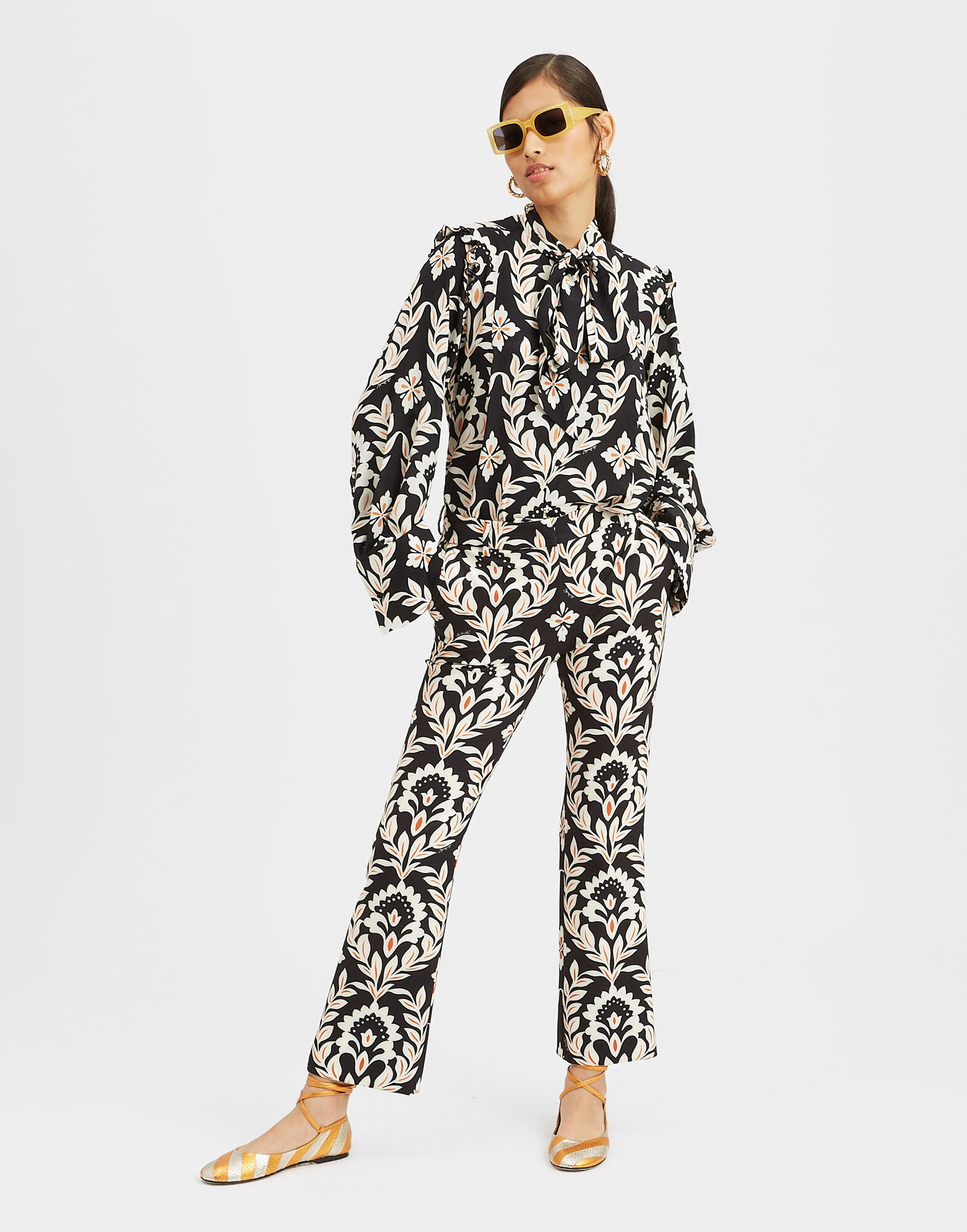 24/7 Pants in Ghirlanda Black for Women | La DoubleJ