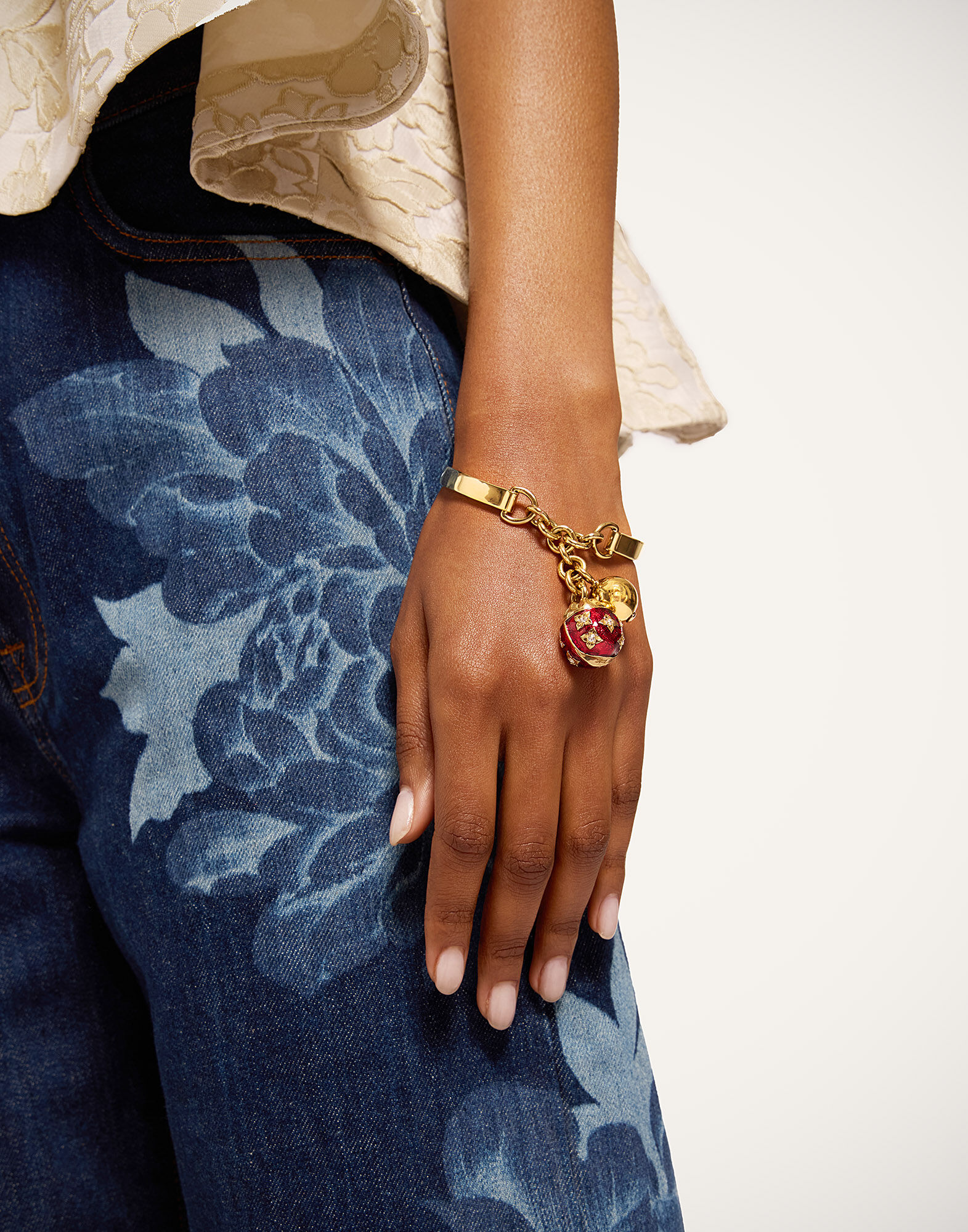 La DoubleJ Lady Scarab Bangle 24K Gold Plate & Rhinestone BAC0015MET002SOLIDRE01