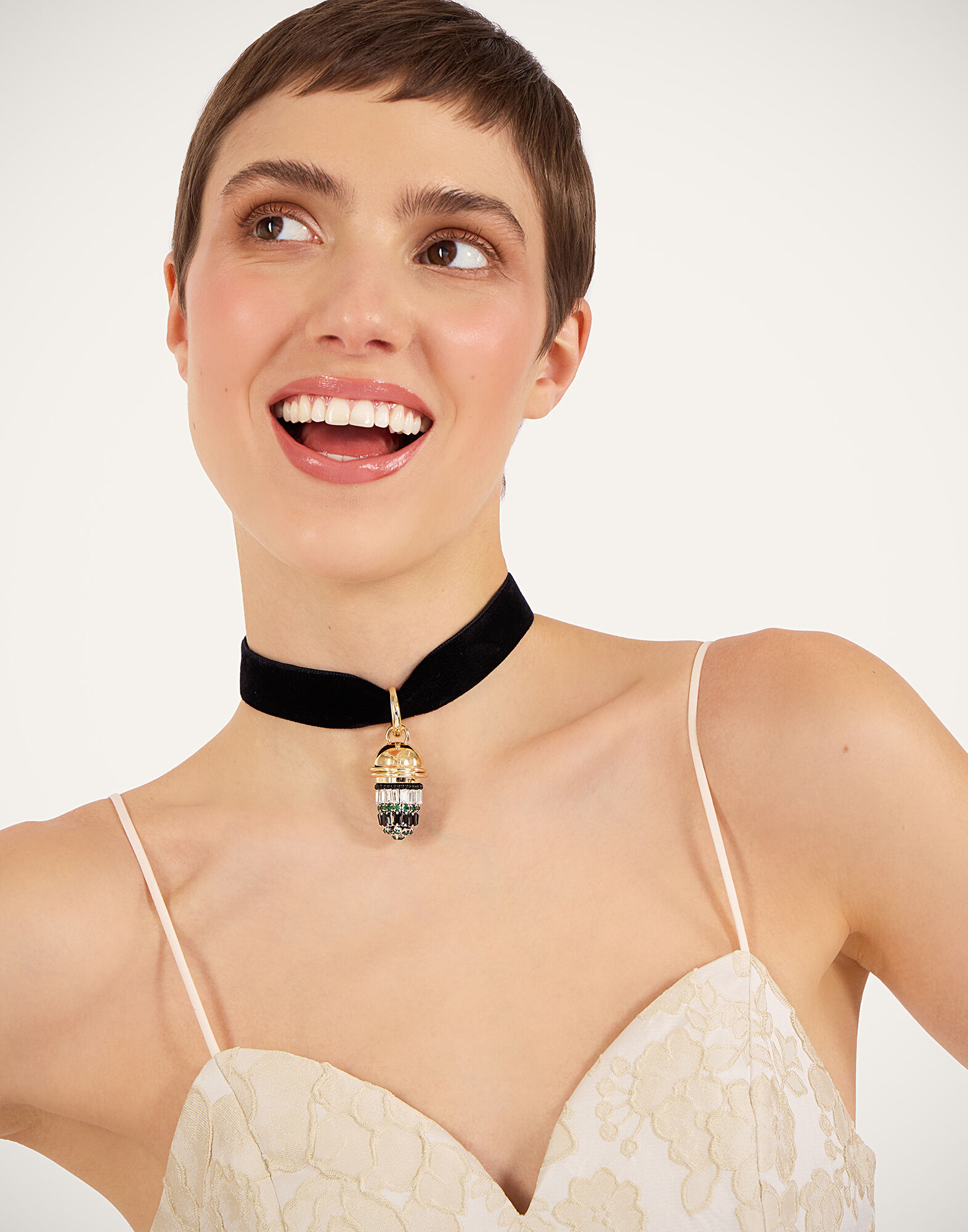 La DoubleJ Lantern Necklace 24K Gold Plate & Crystal Embroidery NEC0048BRA004SOLIDGR02