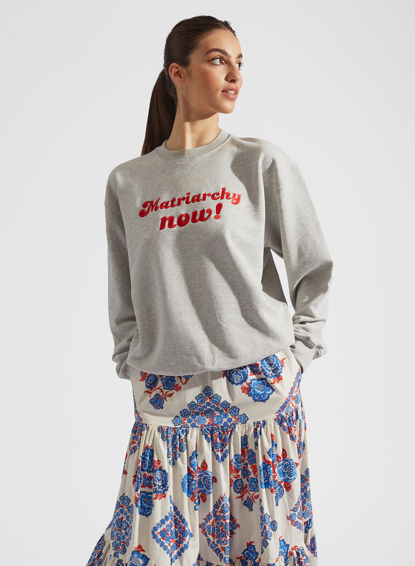 La DoubleJ &ldquo;MATRIARCHY NOW!&rdquo; Stand-up Sweatshirt T.Unita Grigio SWE0014JER026GRY0004
