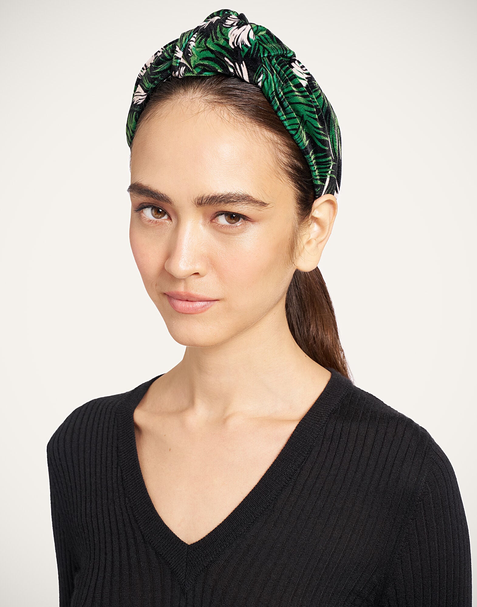La DoubleJ Love Knot Headband Quill Green HEB0015VEL006QLL01GR02