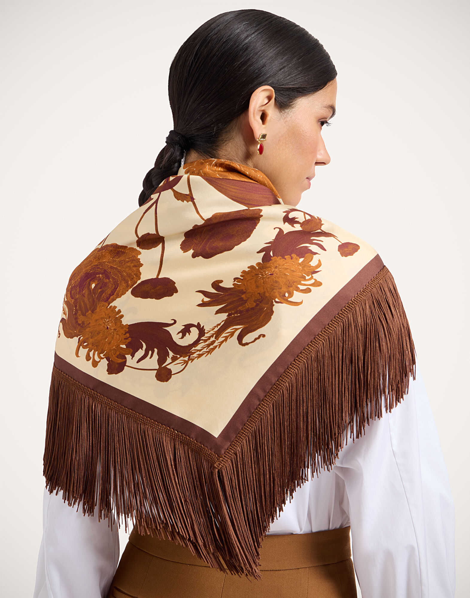 La DoubleJ Reversible Fringe Foulard 90 Coven Plac&eacute;e Buttercream SCA0073SIL006COV05WH09