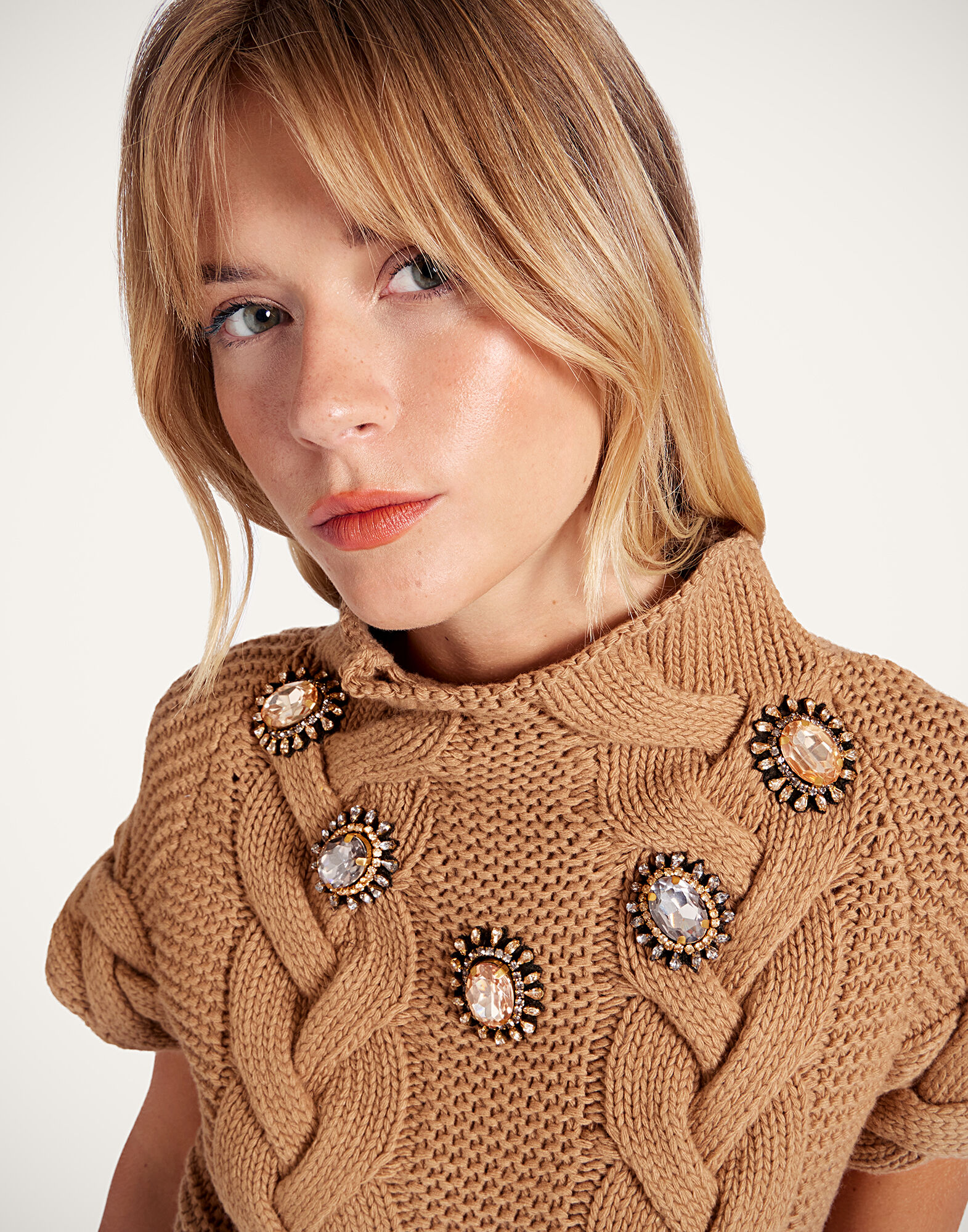 La DoubleJ Portrait Top Solid Brown PUL0204KNI120VA271BR02