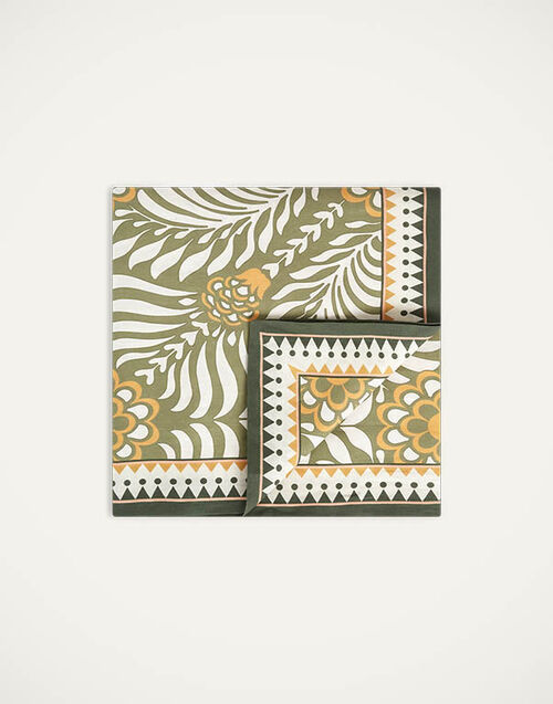 La DoubleJ Medium Tablecloth TudorLight Green TBC0002LIN001TDR03GR01