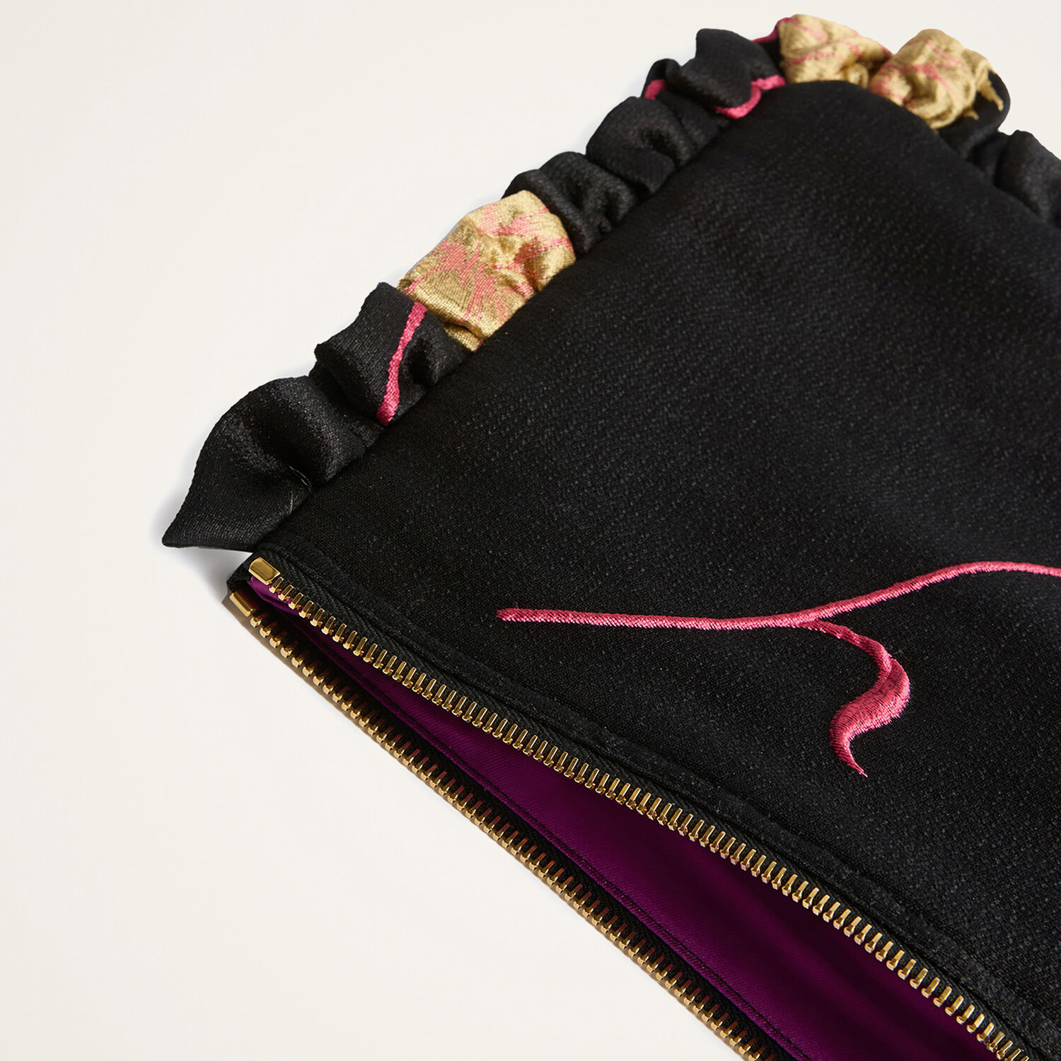 La Doublej Hand Pochette In Derby Black