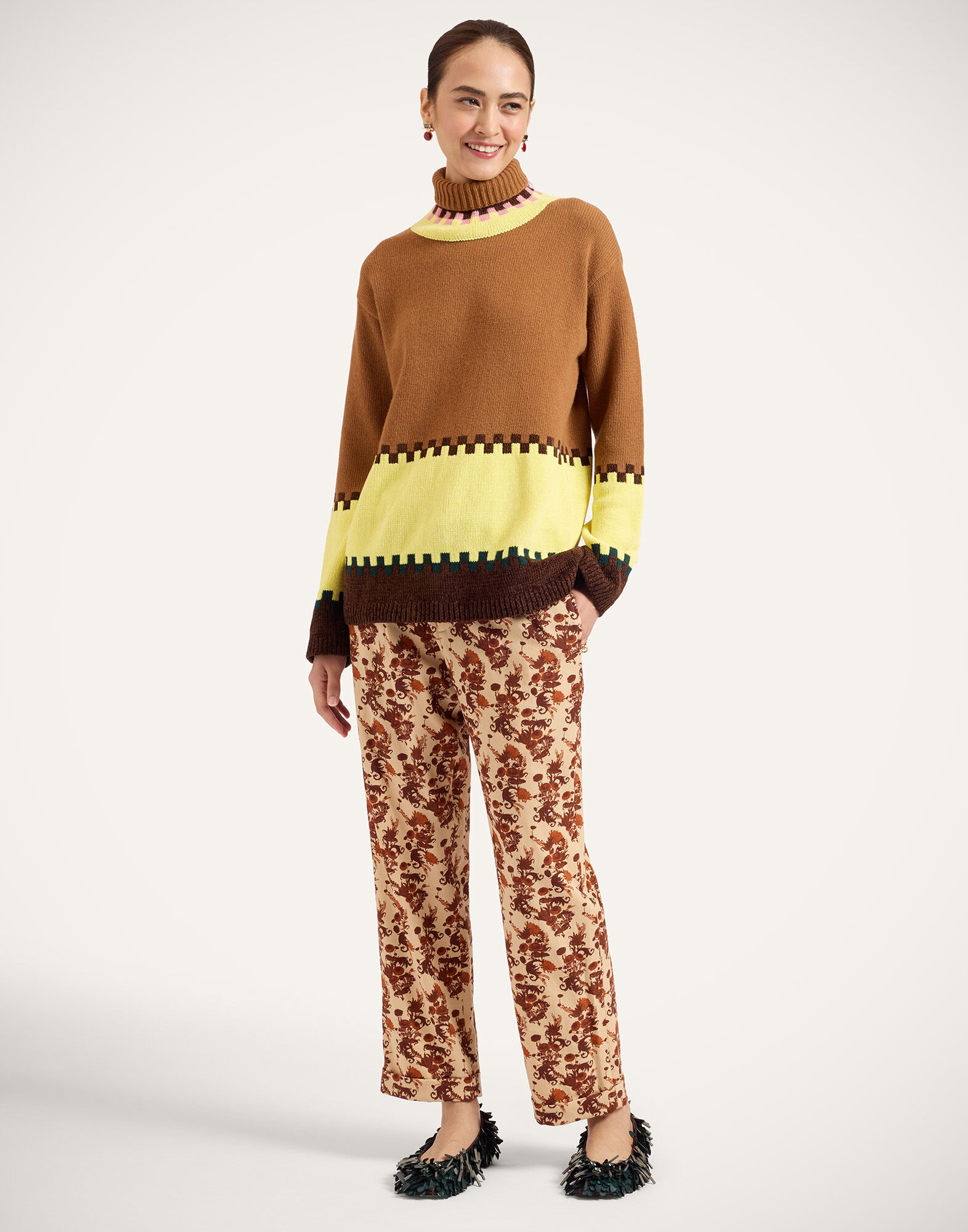 La DoubleJ Fireside Turtleneck Color Block Camel and Light Yellow PUL0384KNI037VA515BR04