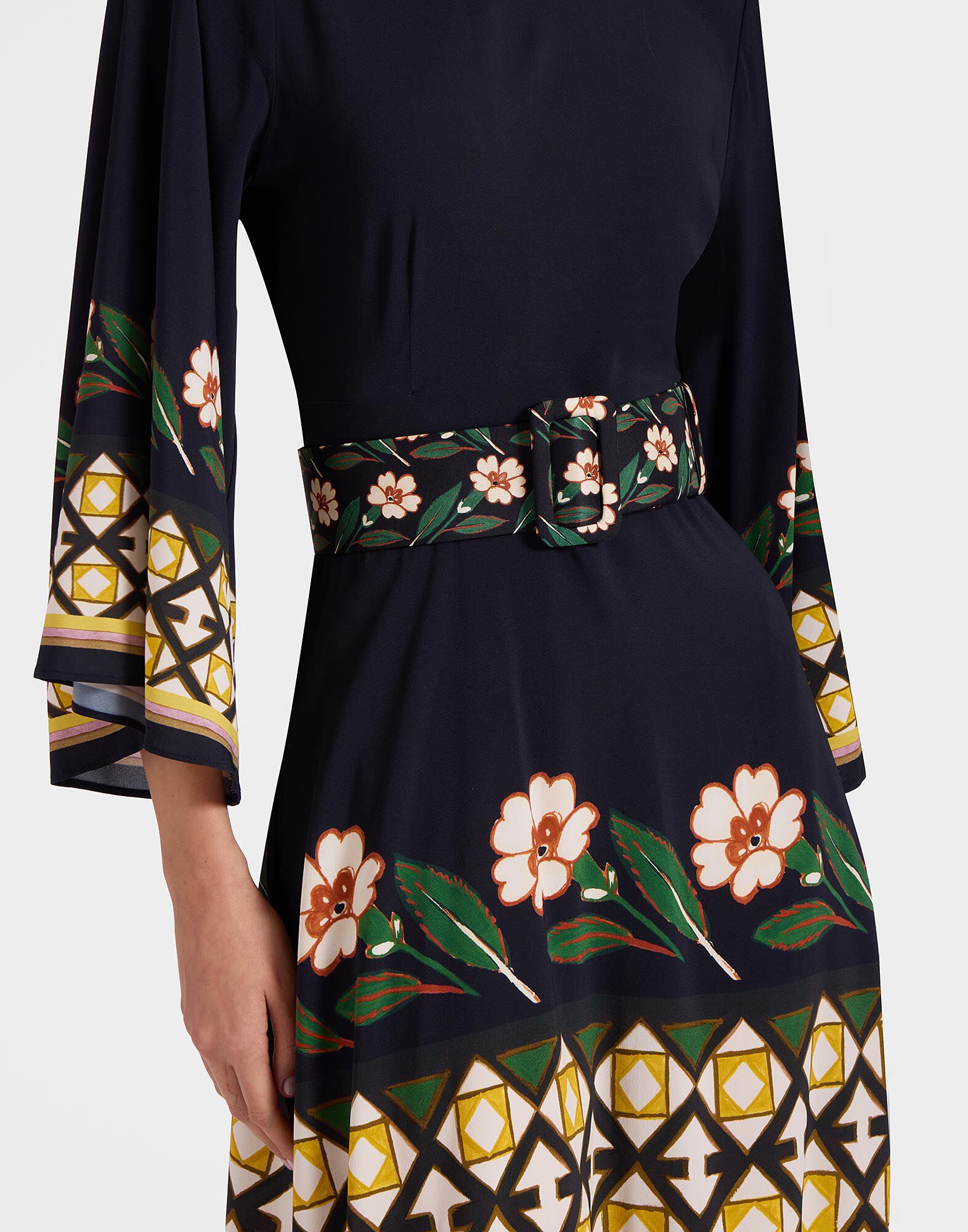 La DoubleJ Medium Belt Mayfair Black BEL0007FAI004MAY01BL01