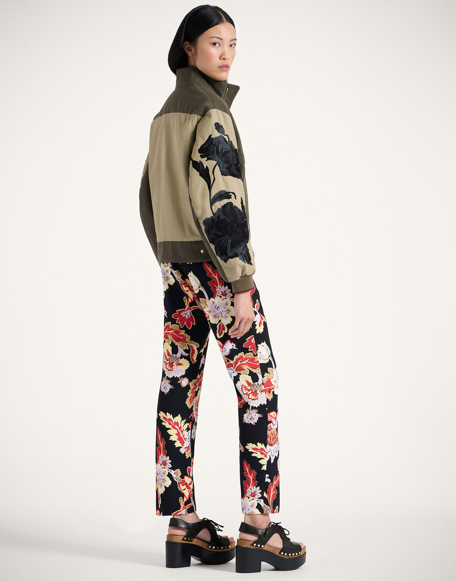 La DoubleJ 24/7 Pants Lark Black TRO0069SAB001LAR01BL01