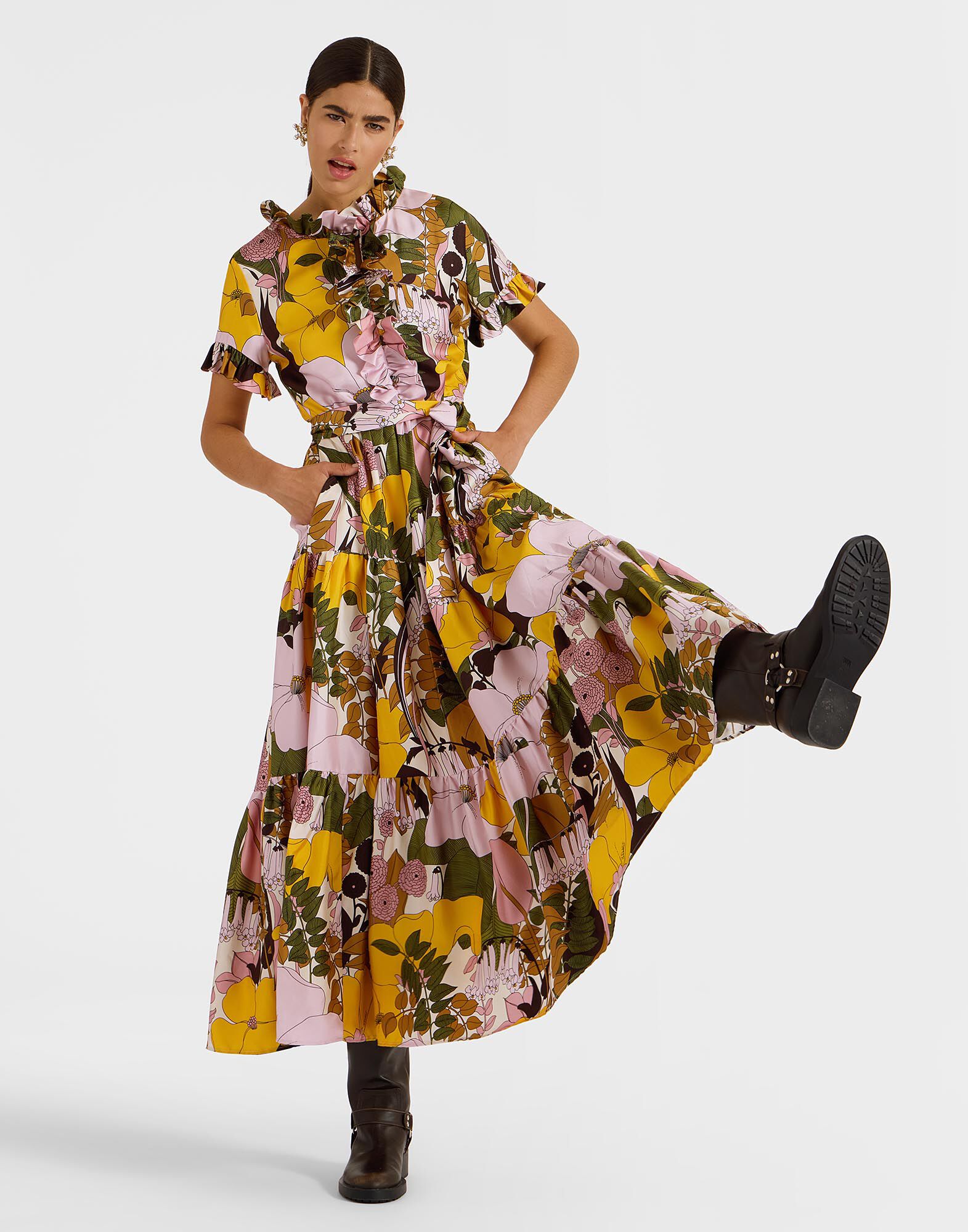 La DoubleJ Long And Sassy Dress Big Flower Rose DRE0017SIL001BFL03PI01