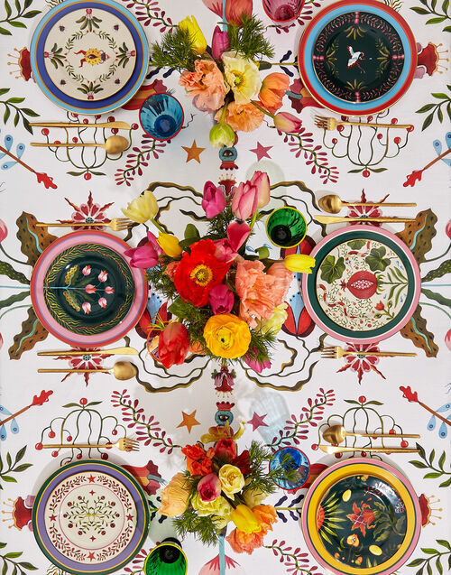 La DoubleJ Medium Tablecloth White Turning Tulips TBC0002LIN001HLE0024