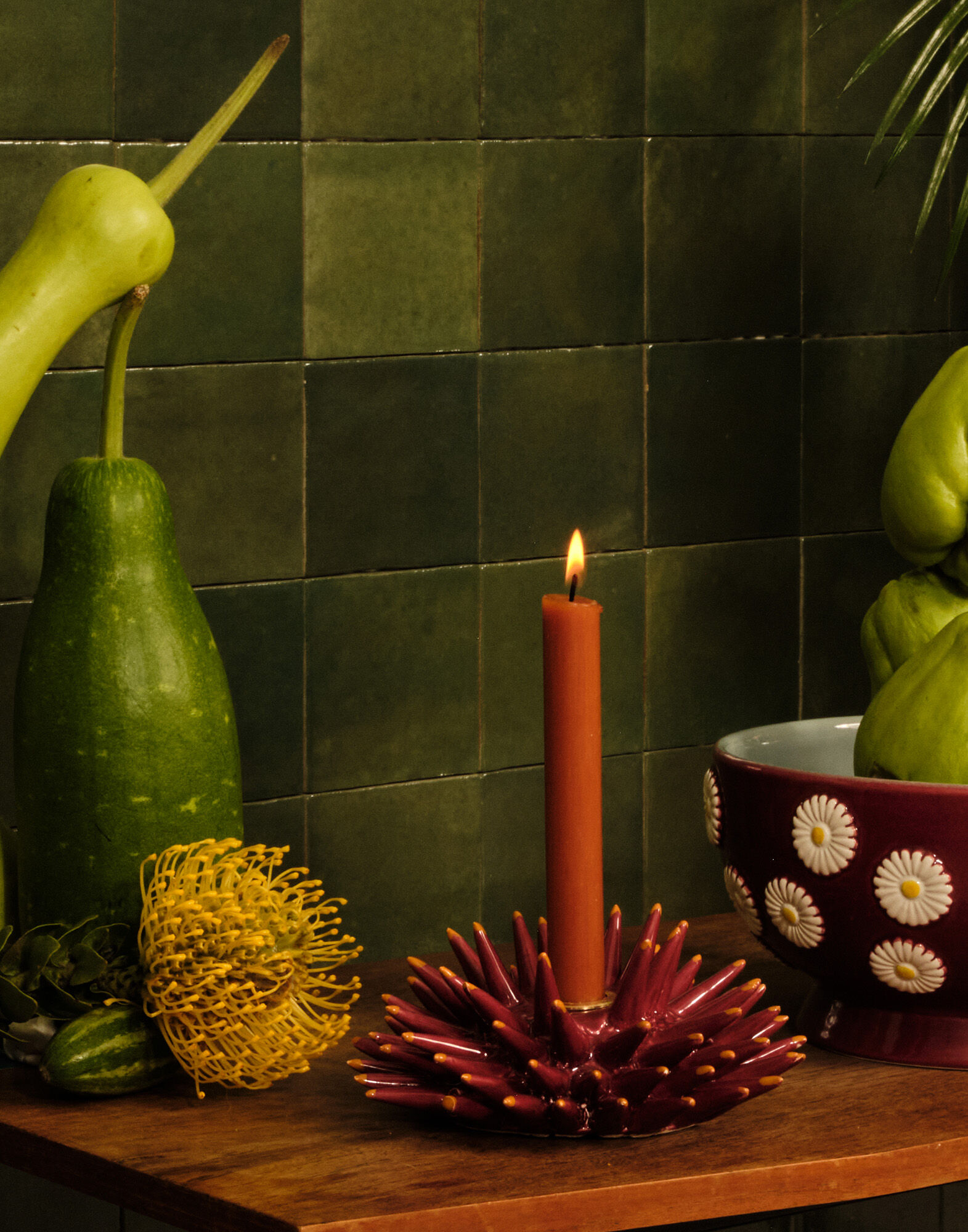 La DoubleJ Spine Candle Holder Solid Bordeaux OTC0008CER004SOLIDRE02