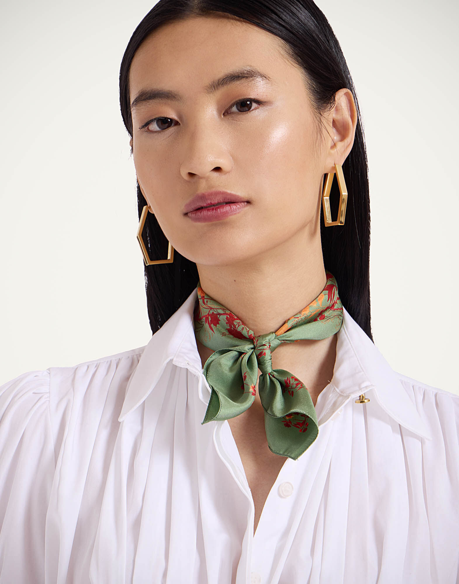 La DoubleJ Foulard 45 Woodland Plac&eacute;e Camouflage SCA0065SIL001WOD01GR08