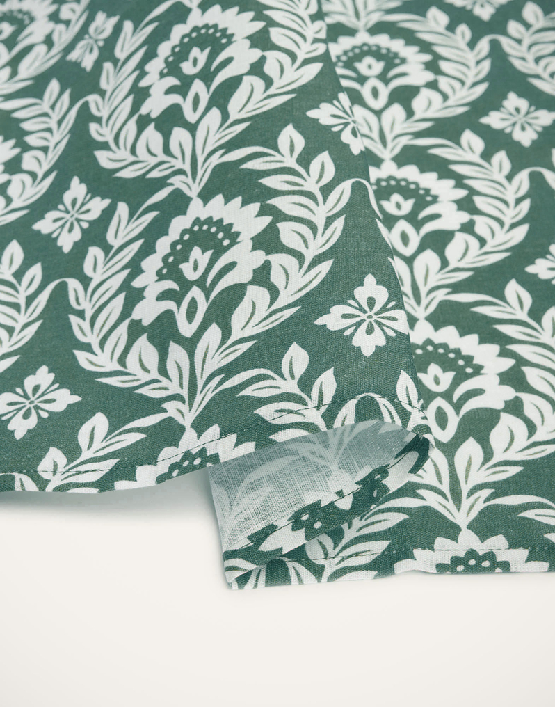 La DoubleJ Large Napkins Set Of 2 La DoubleJ Large Napkins Set Of 2 Green Garland NAP0006LIN001GRL0005