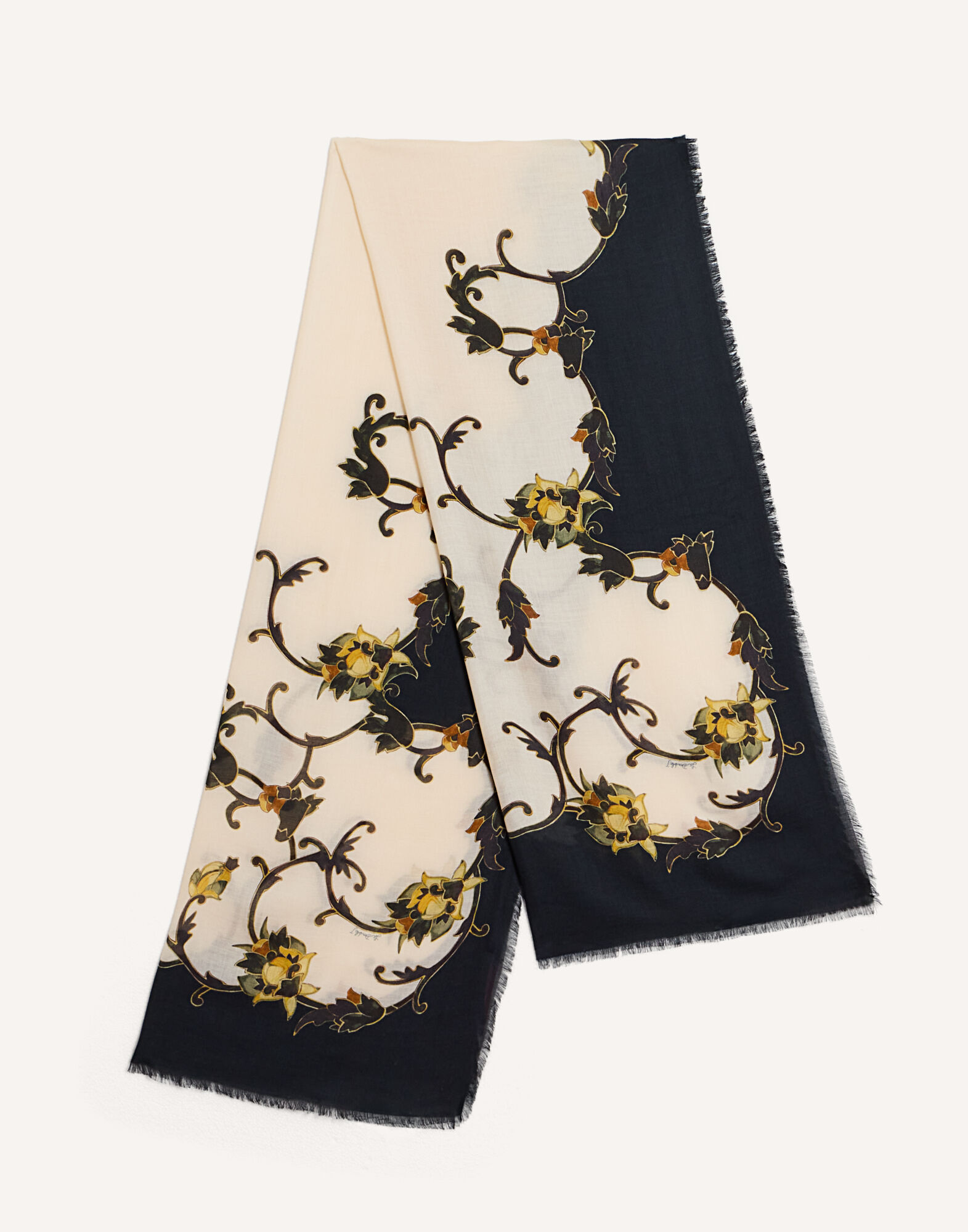 La DoubleJ Scarf Buttercup Plac&eacute;e Black SCA0097MOS001BTC03BL01