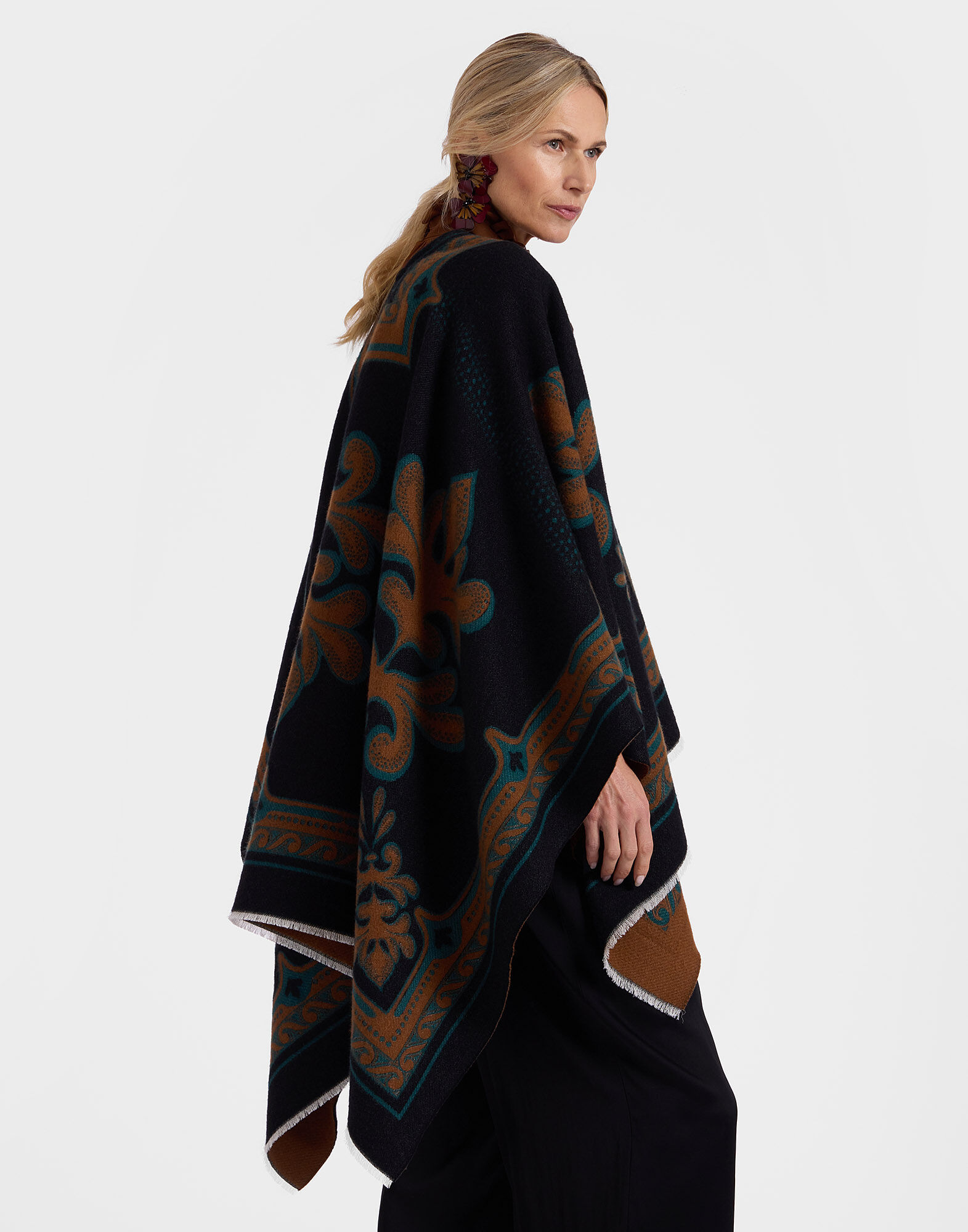 Poncho in Herald Black for Women | La DoubleJ