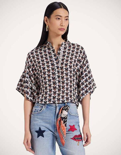 La DoubleJ Estelle Blouse La DoubleJ Estelle Blouse Petaltail Black SHI0127VIS019PET01BL01